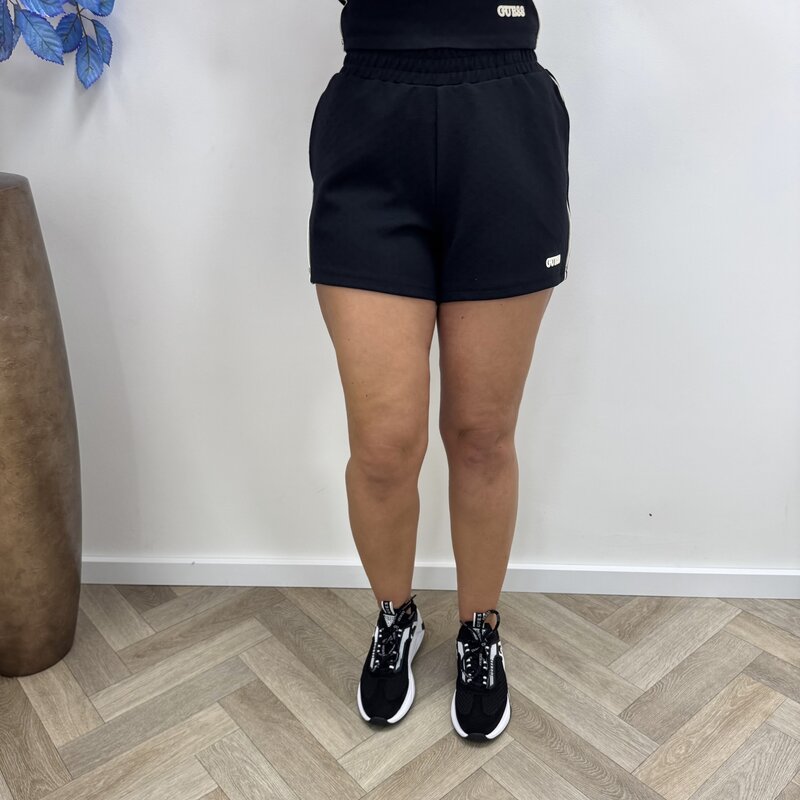 Short Clara Black Guess 1116