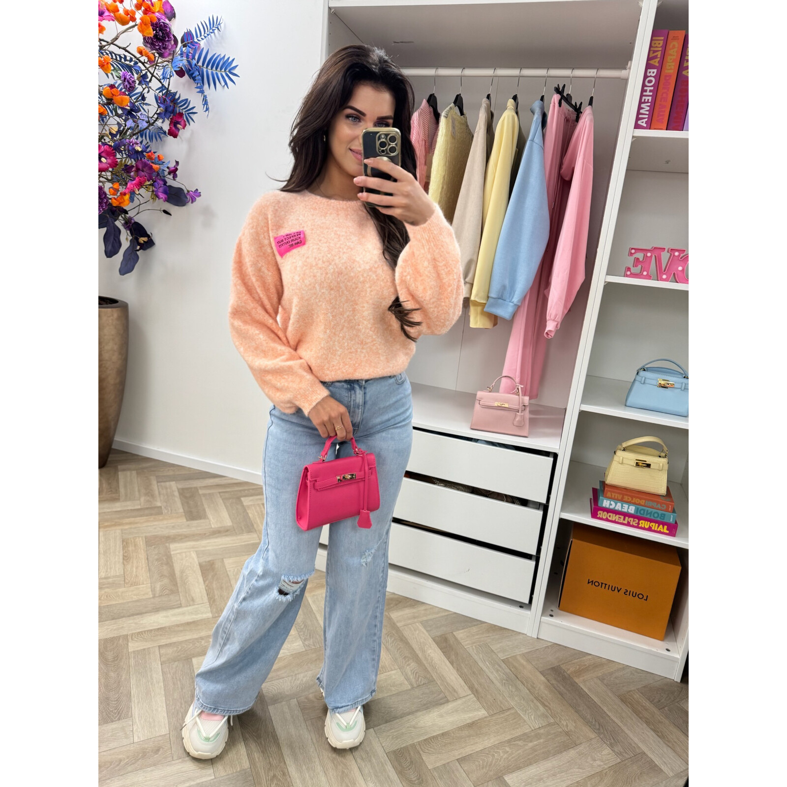 Trui embleem Amy Peach