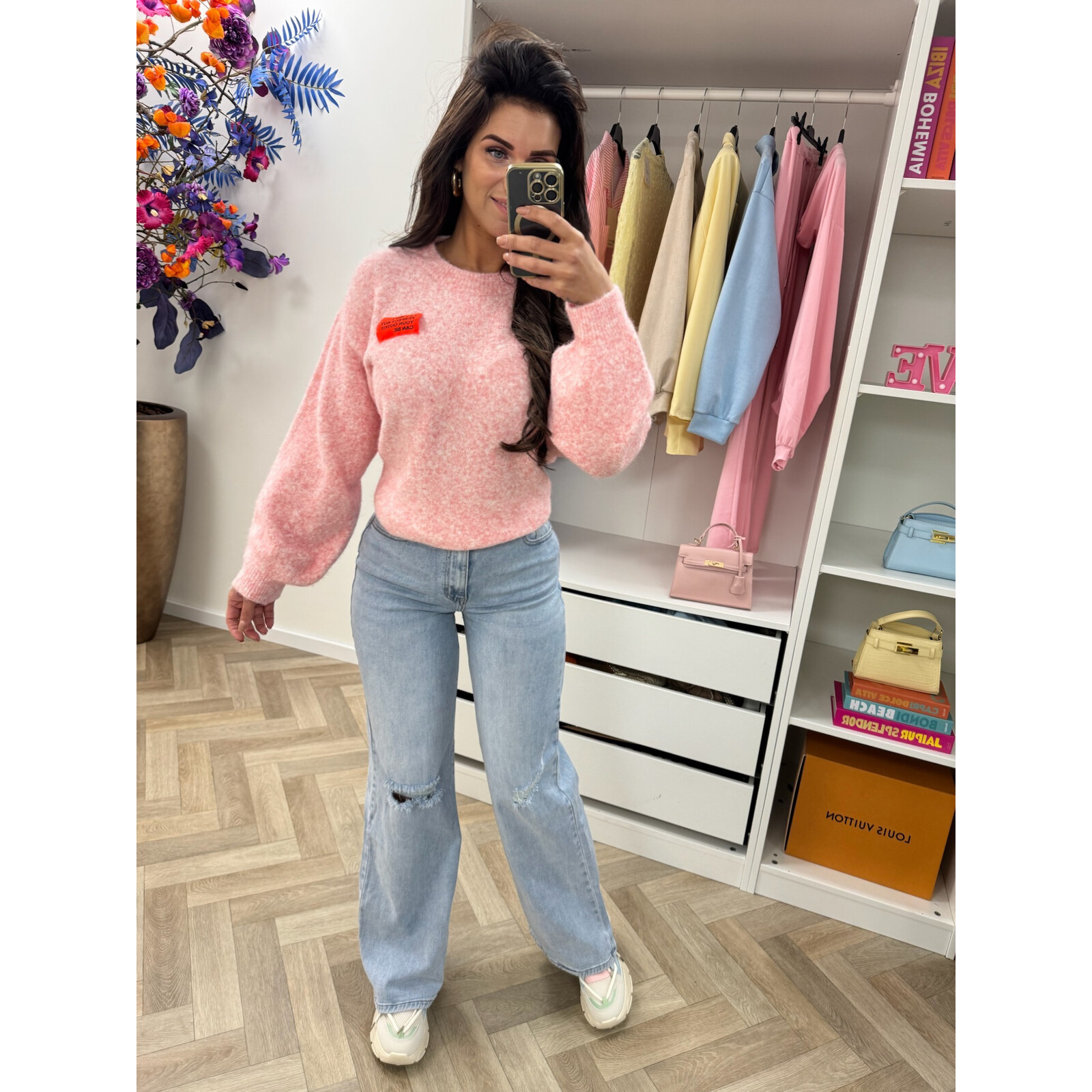 Trui embleem Amy Pink