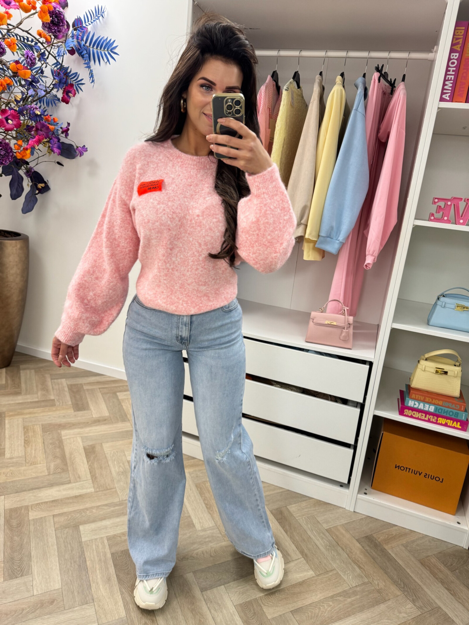 Trui embleem Amy Pink