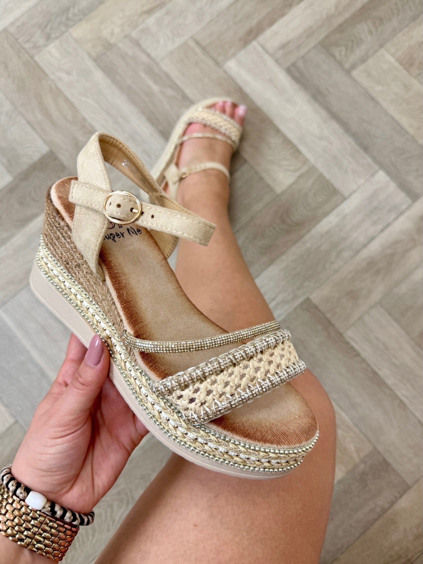 Wedges Goldie 22-87 Gold