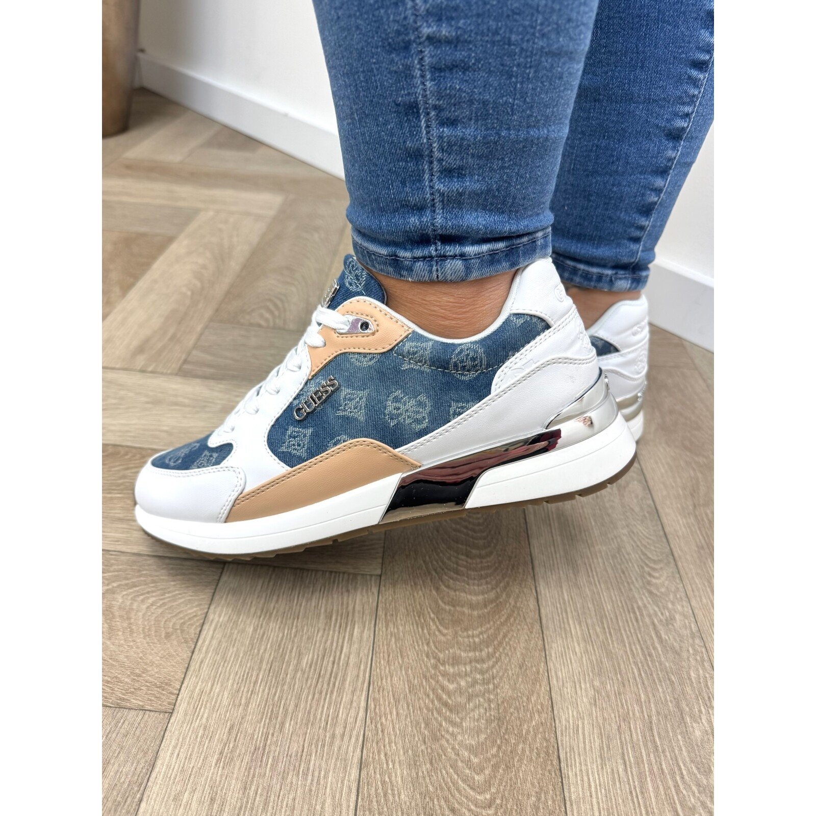 Guess Sneakers Moxea20 denim White Guess 1212