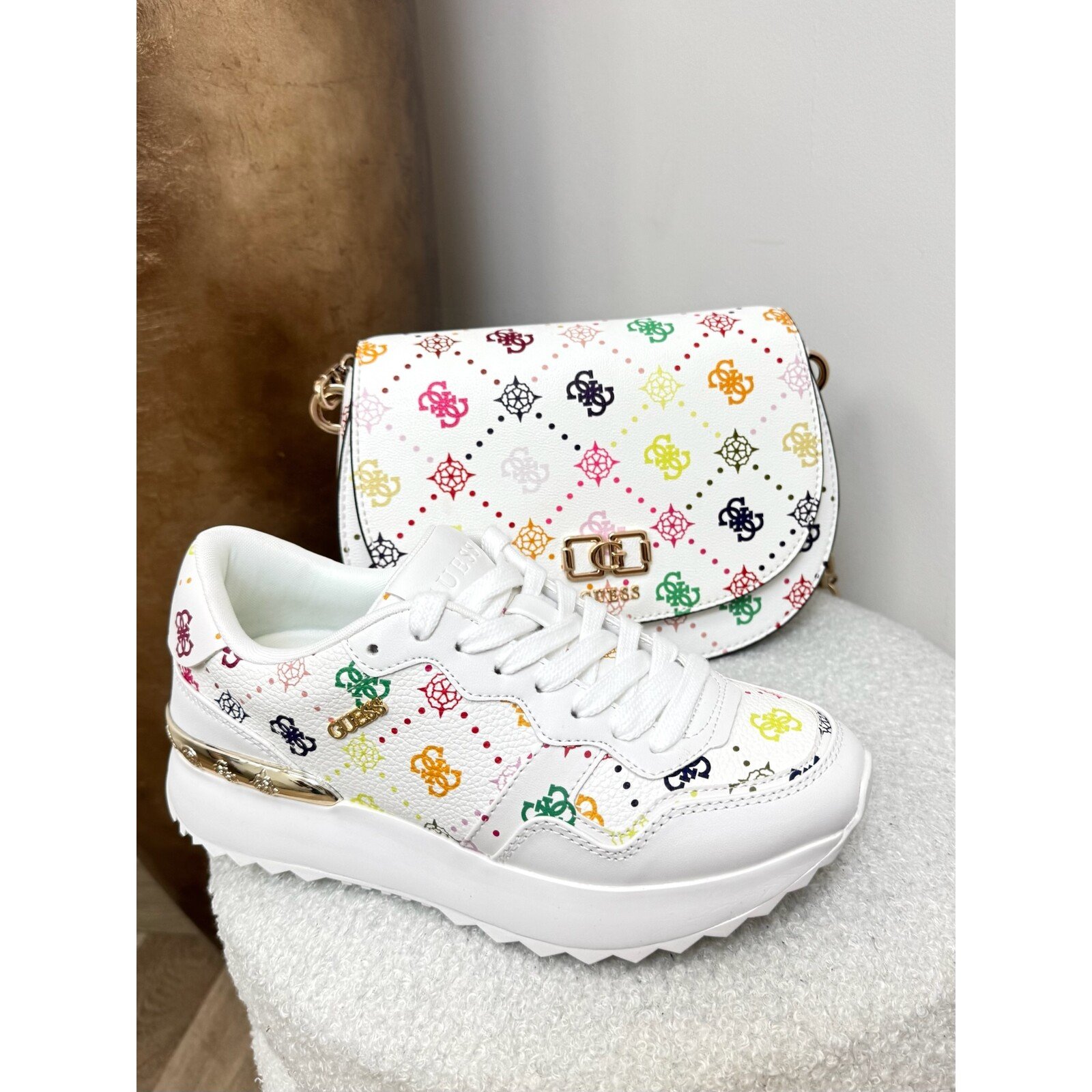 Guess Sneakers Vinsa multi White Guess 1216