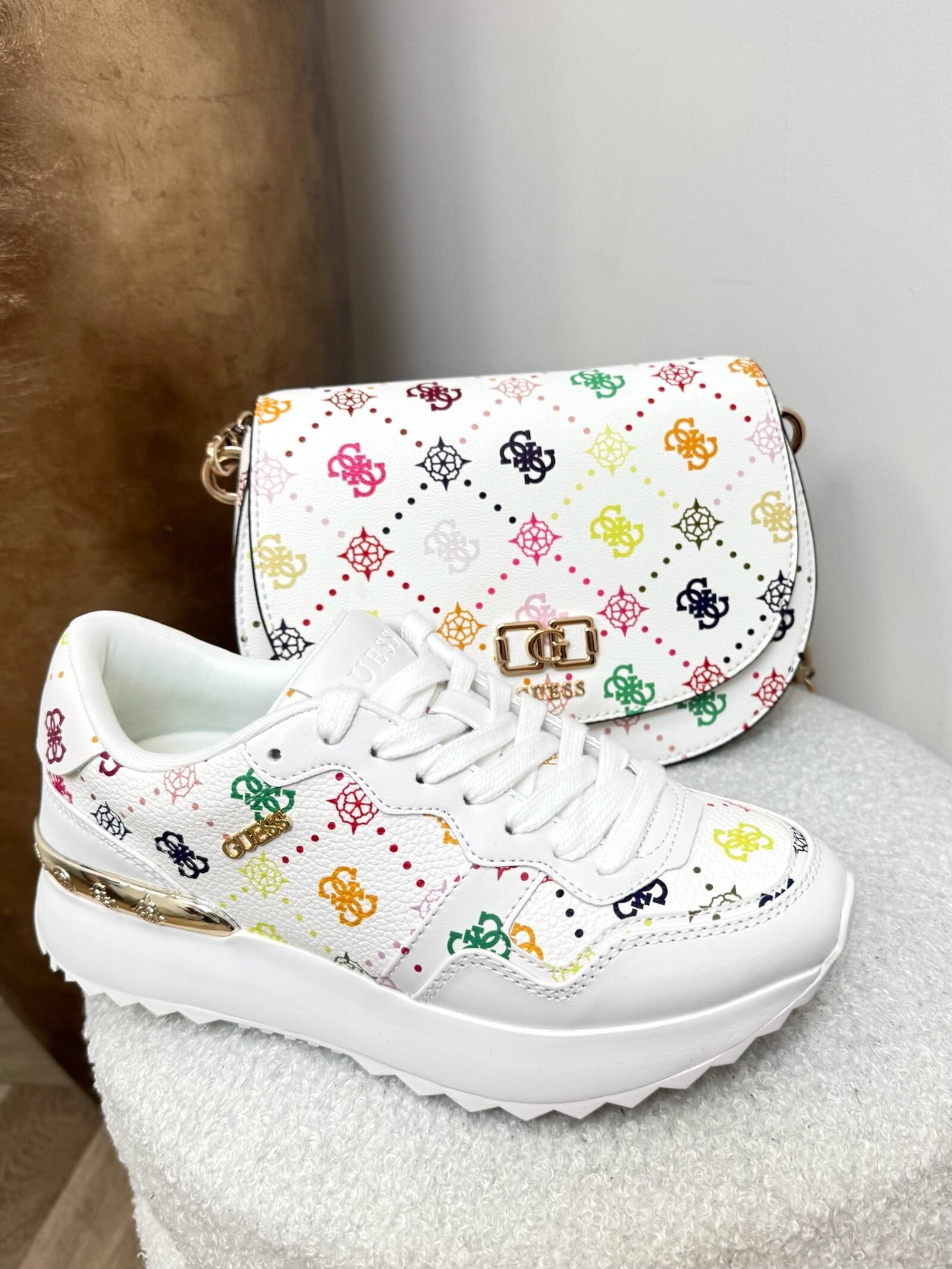 Guess Sneakers Vinsa multi White Guess 1216