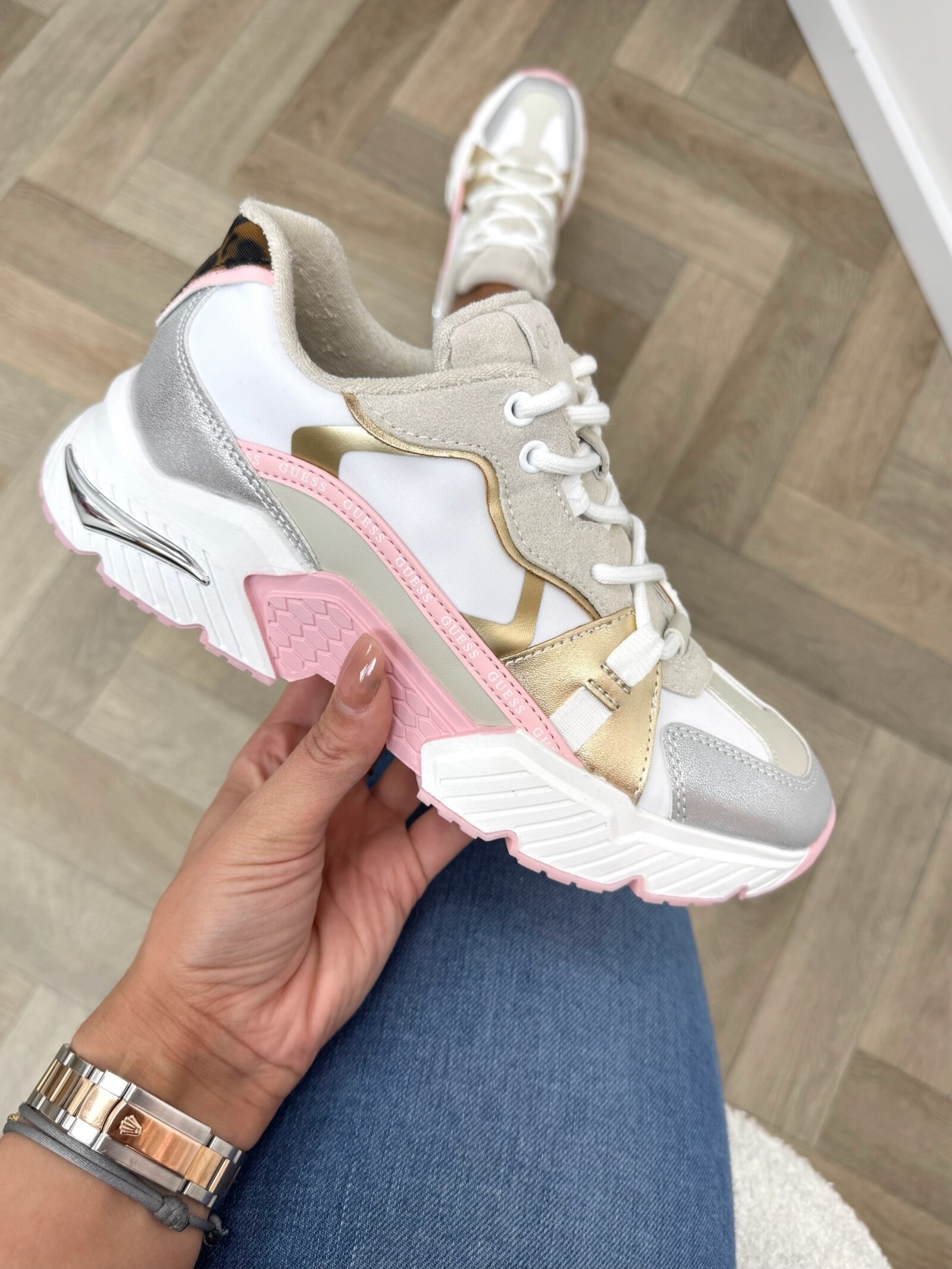 Guess Sneakers Carrl17 White pink Guess 1218