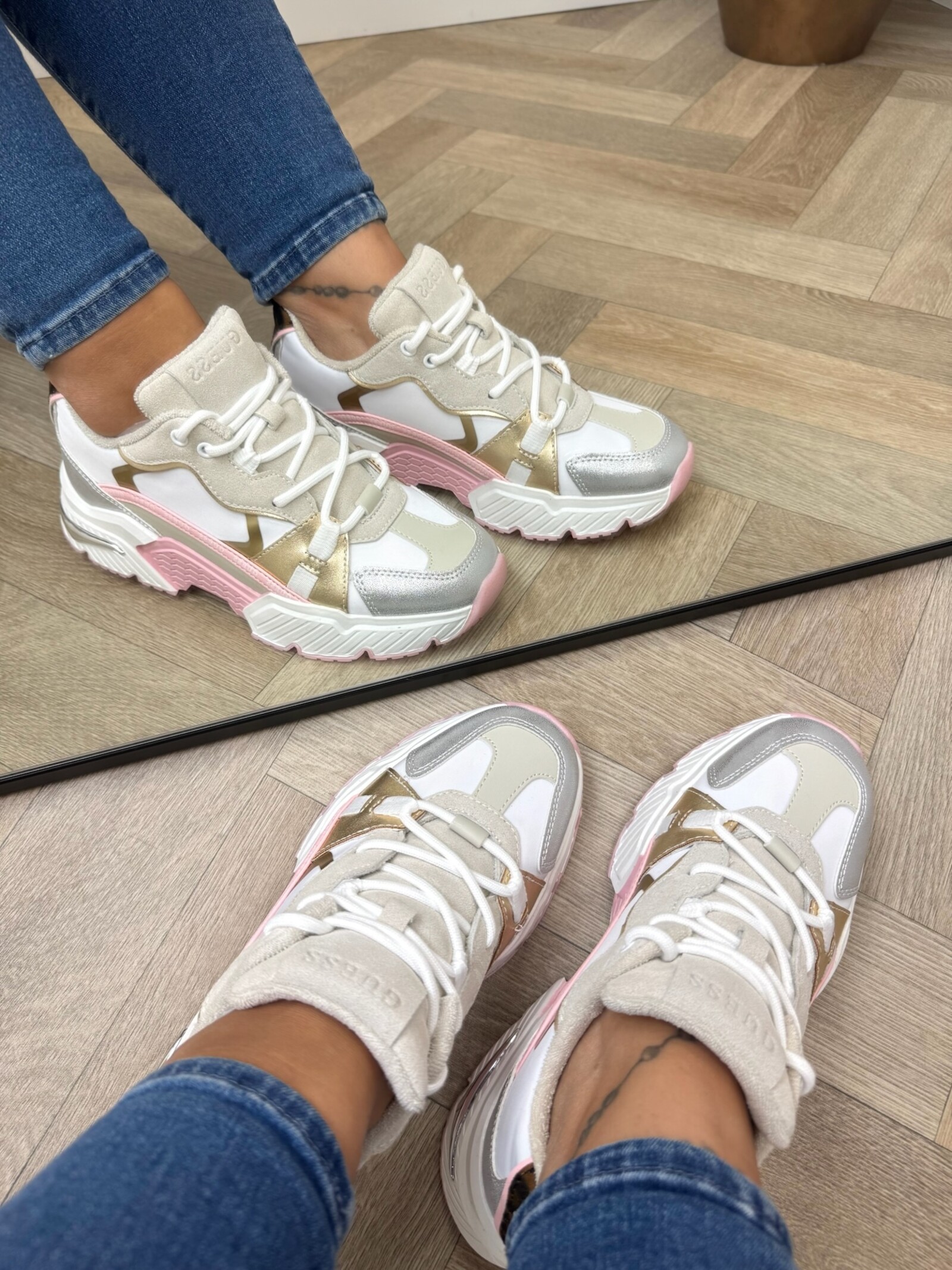 Guess Sneakers Carrl17 White pink Guess 1218