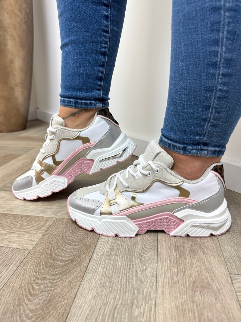 Sneakers Carrl17 White pink Guess 1218