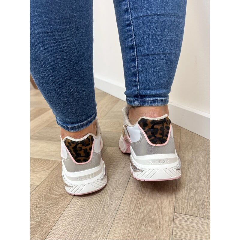 Sneakers Carrl17 White pink Guess 1218