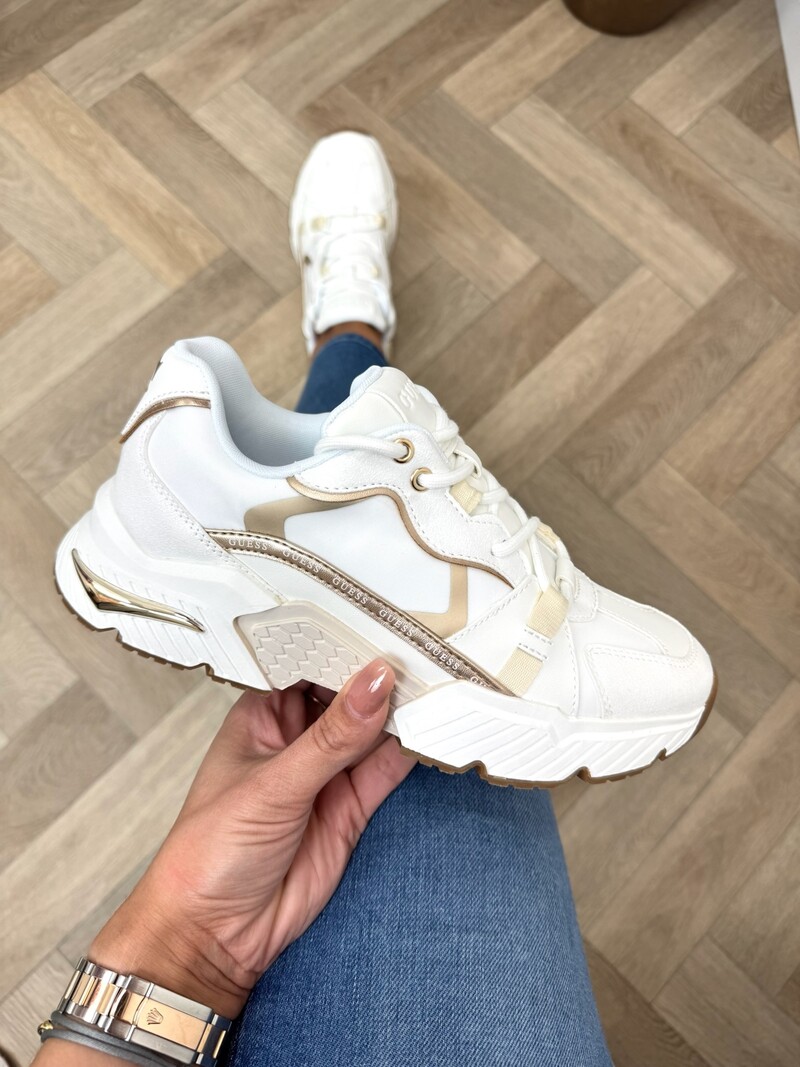Sneakers Carrl17 White gold Guess 1217