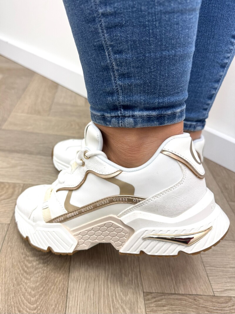 Sneakers Carrl17 White gold Guess 1217