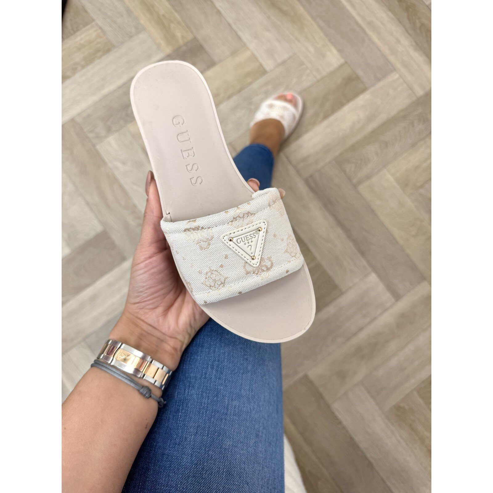 Guess Slippers Elysone beige Guess 1215