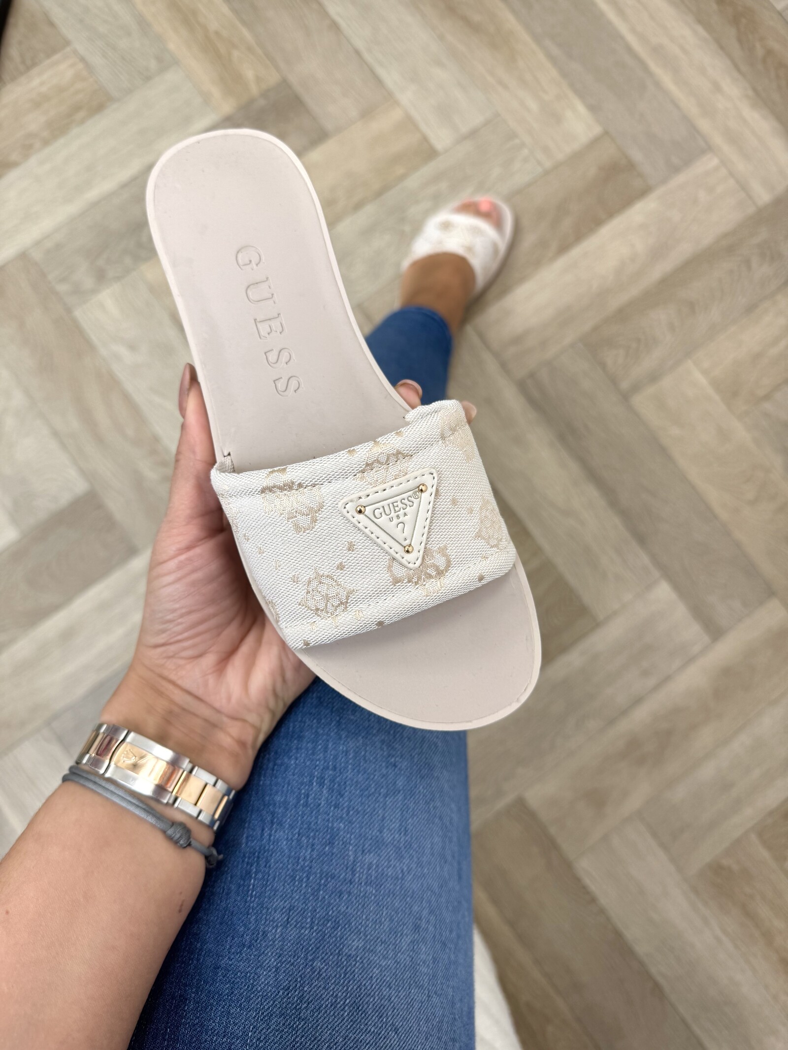 Guess Slippers Elysone beige Guess 1215