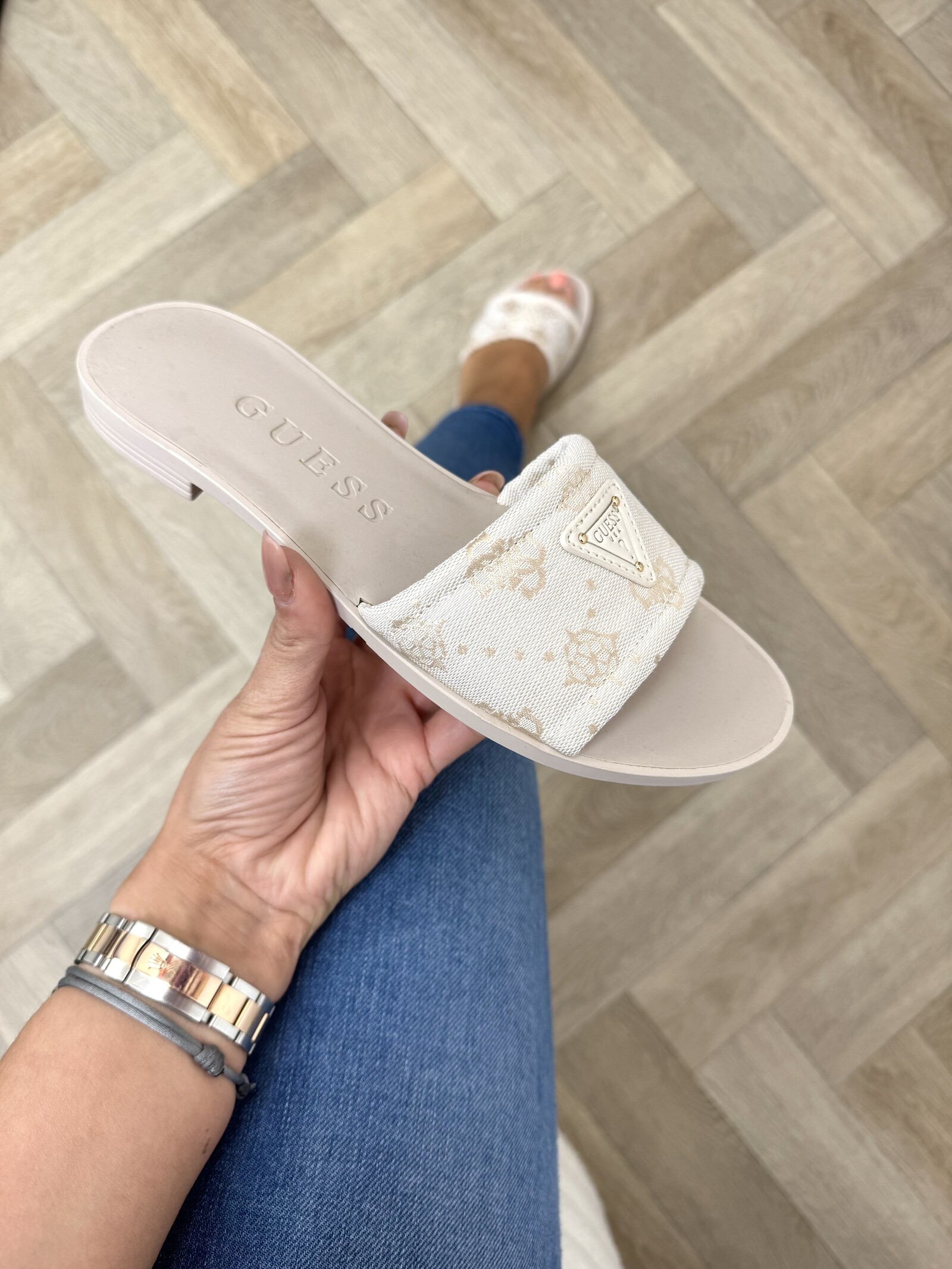 Guess Slippers Elysone beige Guess 1215