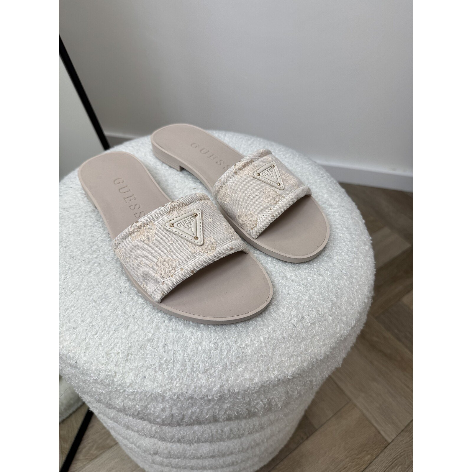 Guess Slippers Elysone beige Guess 1215