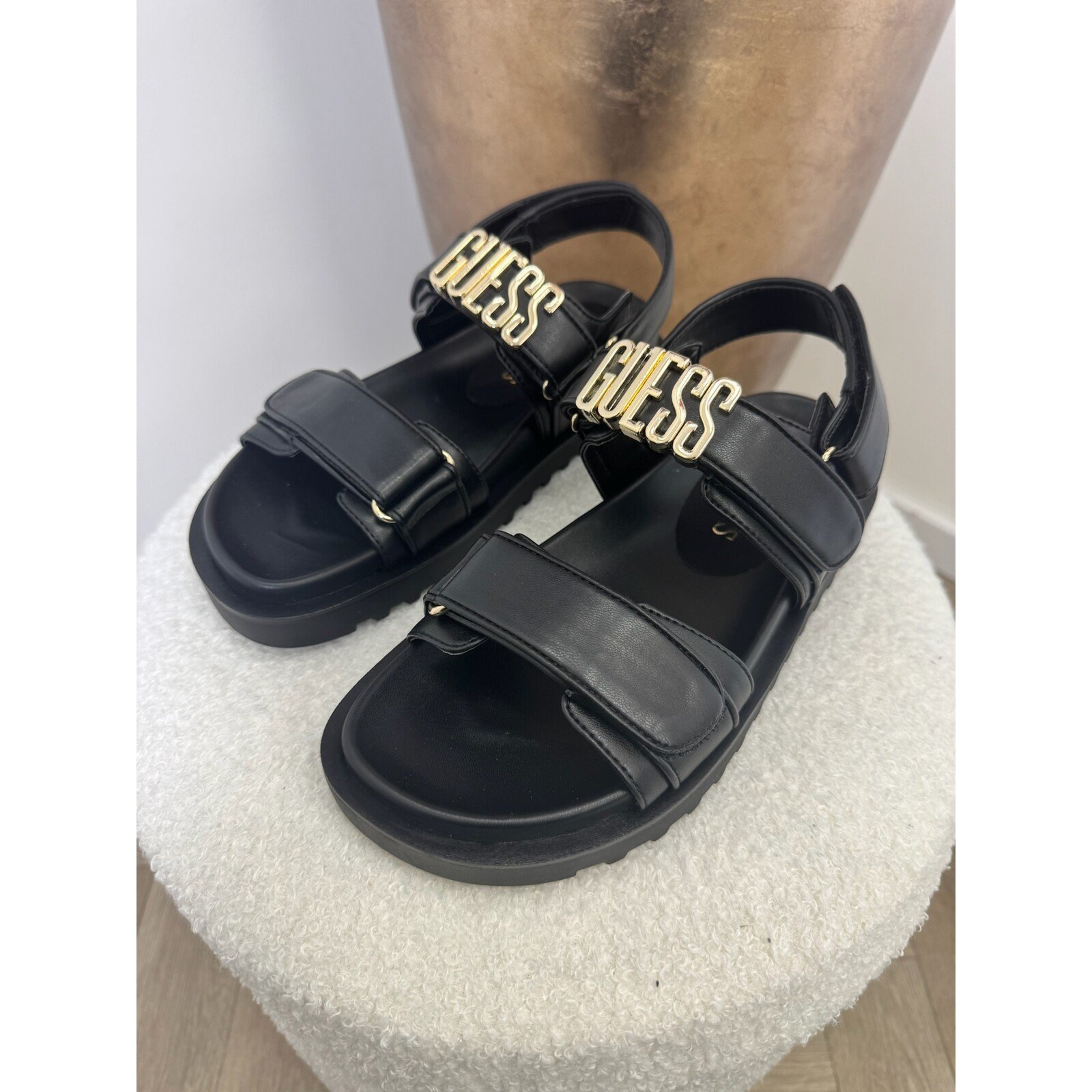 Guess Sandaal Fabelis black gold Guess 1210