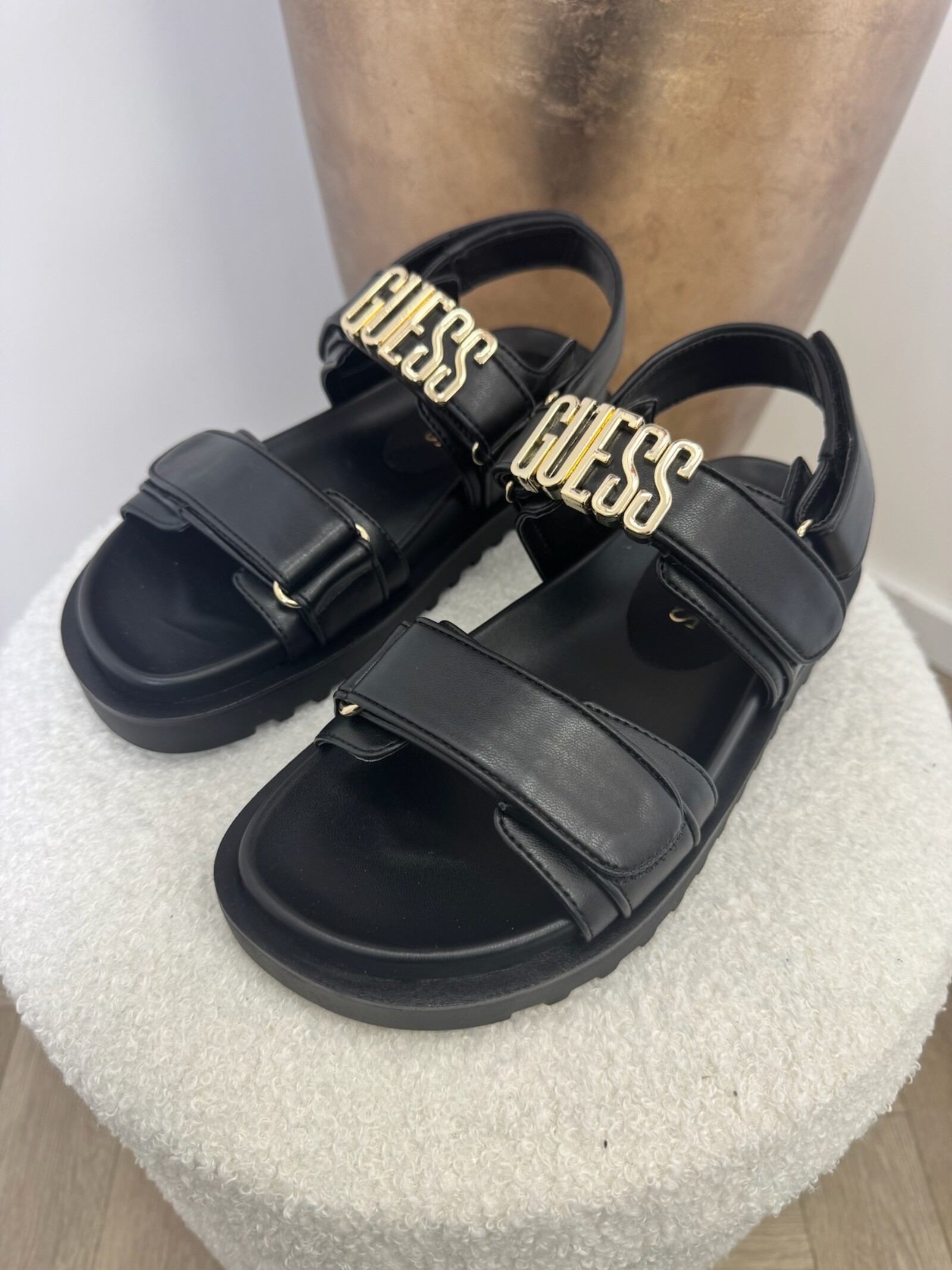Guess Sandaal Fabelis black gold Guess 1210