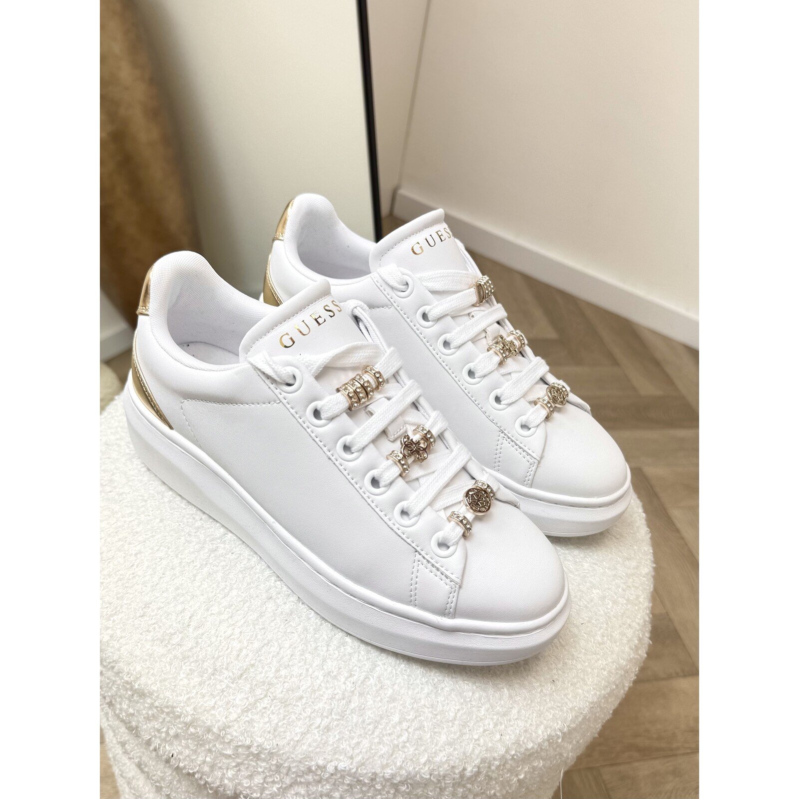 Guess Sneakers Fionia White gold Guess 1211