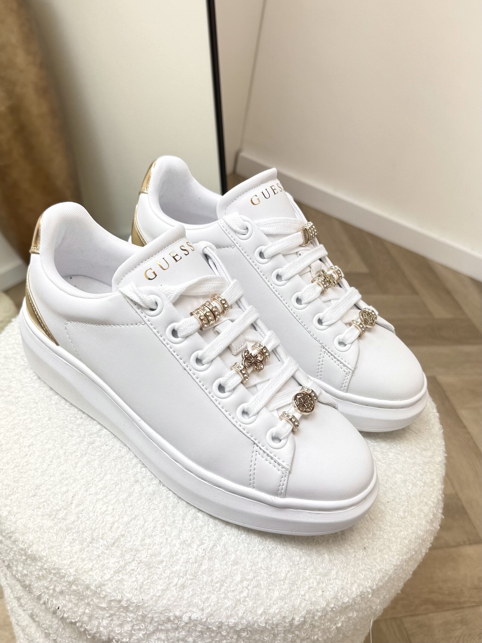 Guess Sneakers Fionia White gold Guess 1211