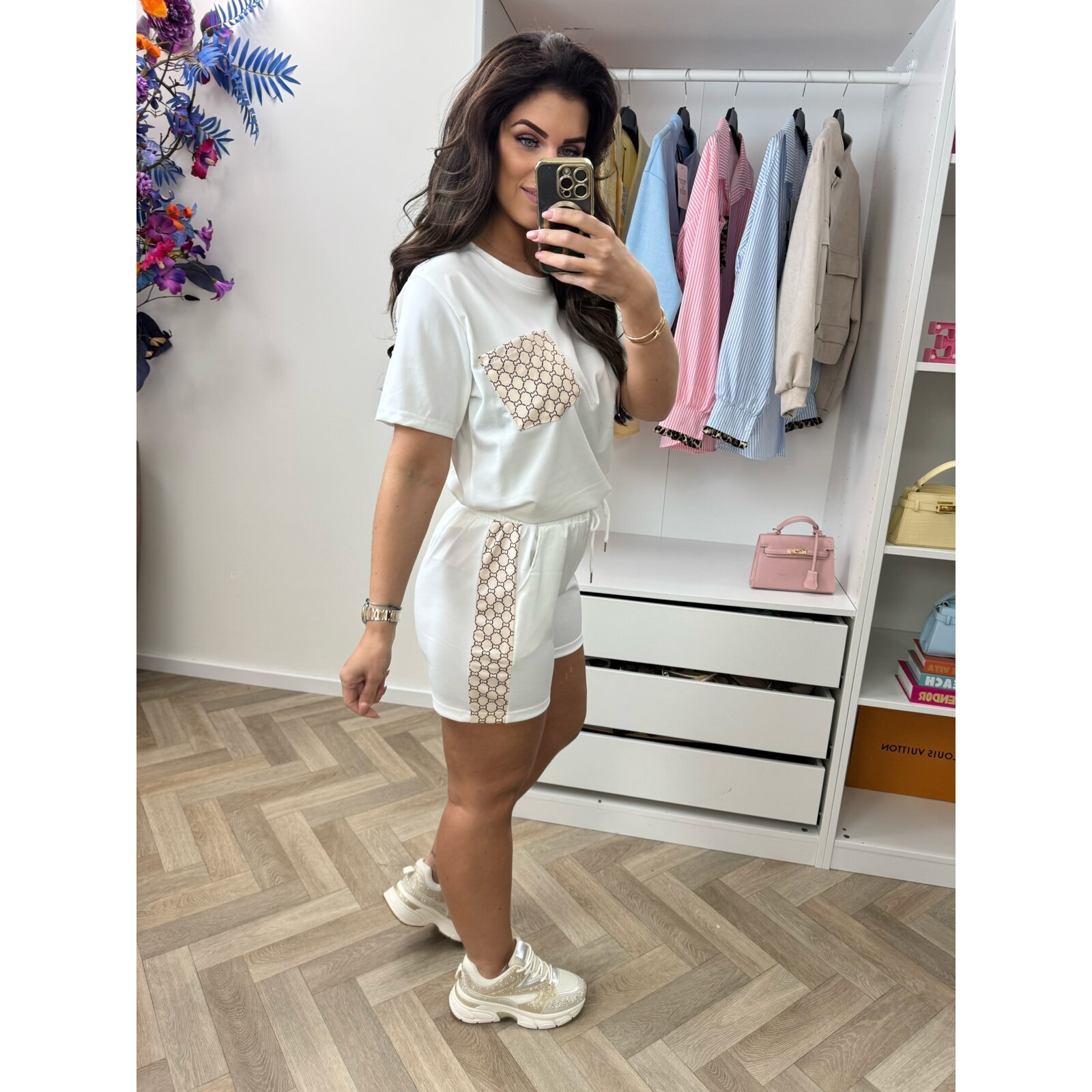 Set short designer looks 814 White