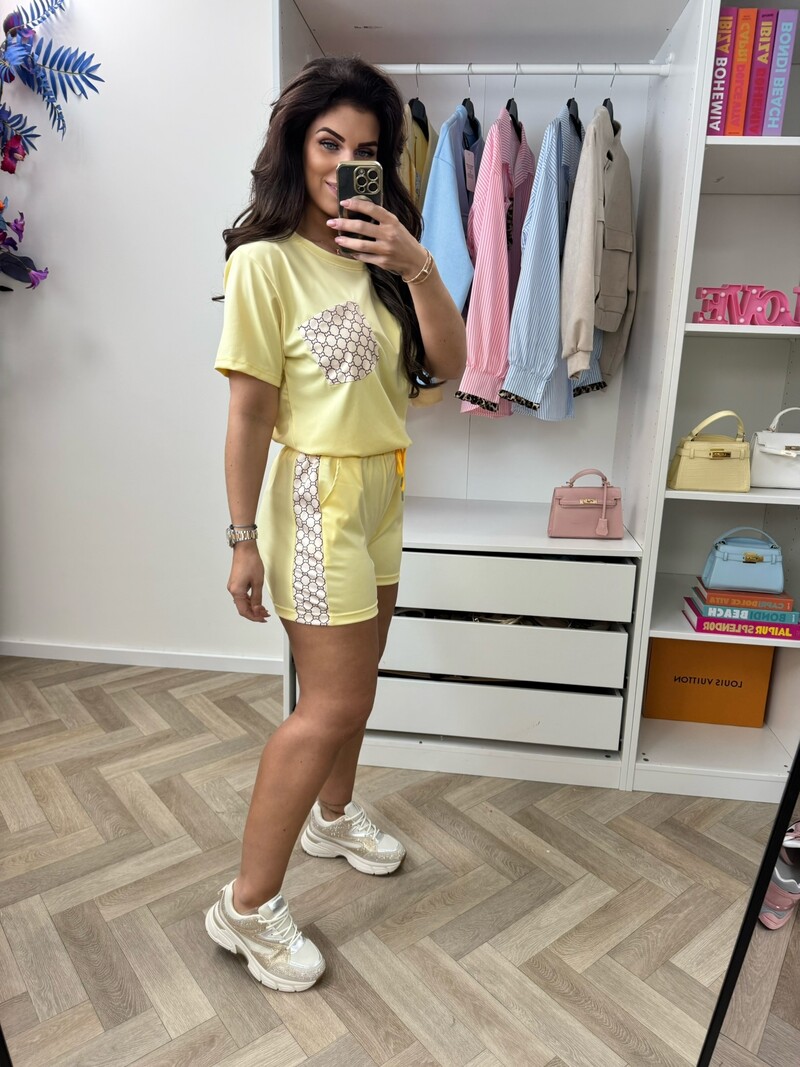 Set short designer looks 814 Yellow