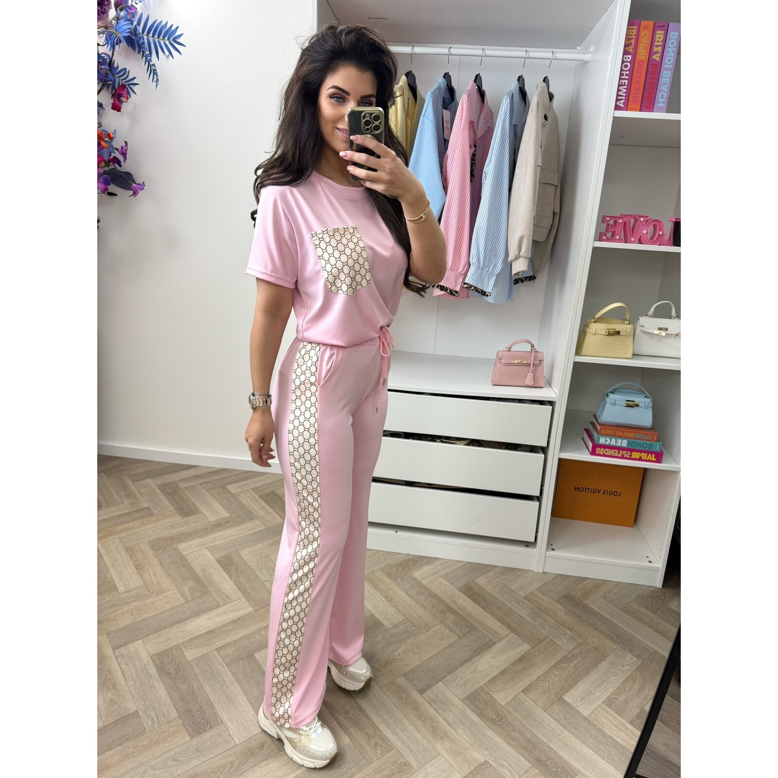 Set Designer look 813 Pink