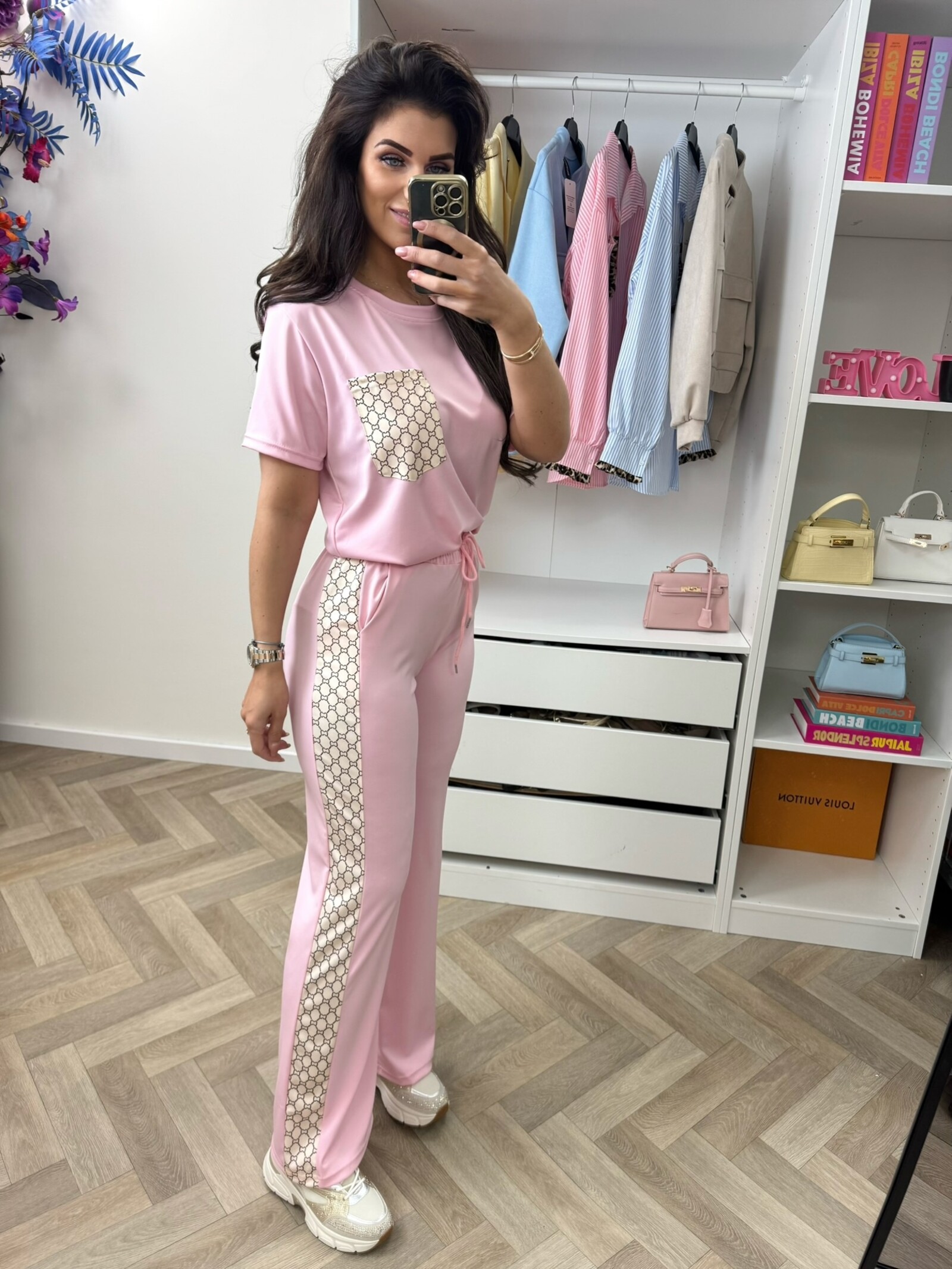 Set Designer look 813 Pink