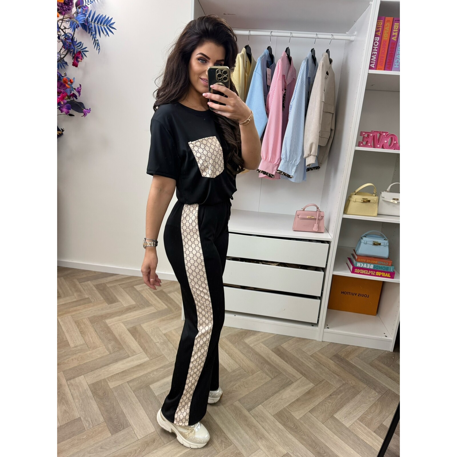 Set Designer look 813 Black