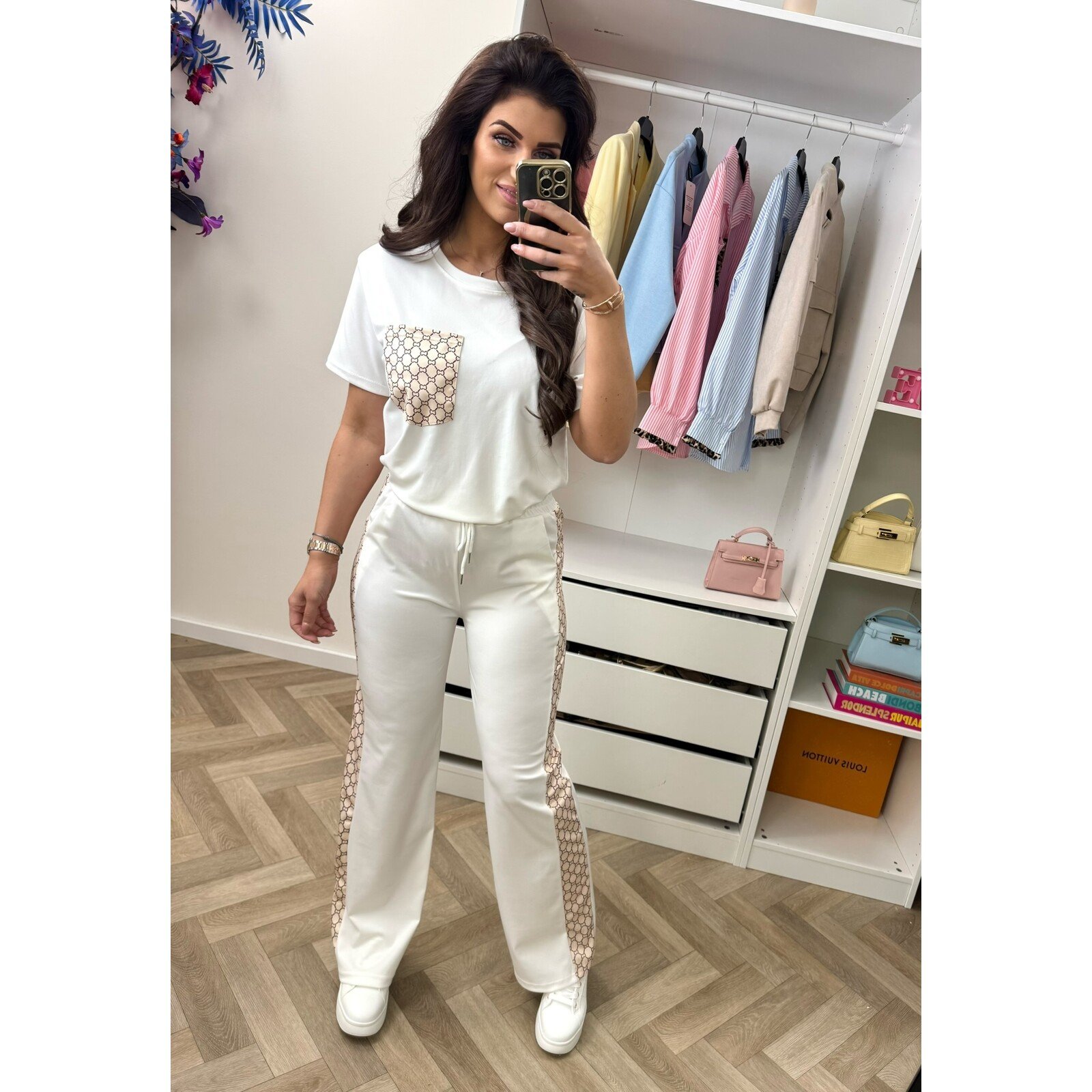 Set Designer look 813 White