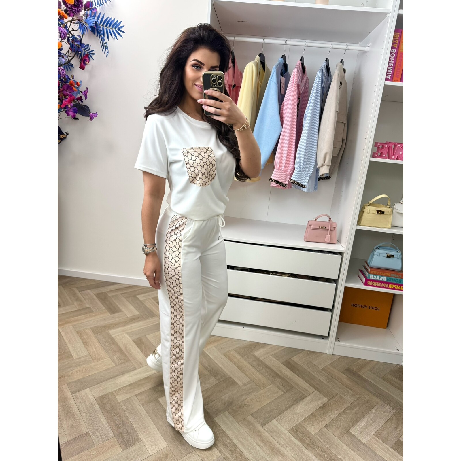 Set Designer look 813 White