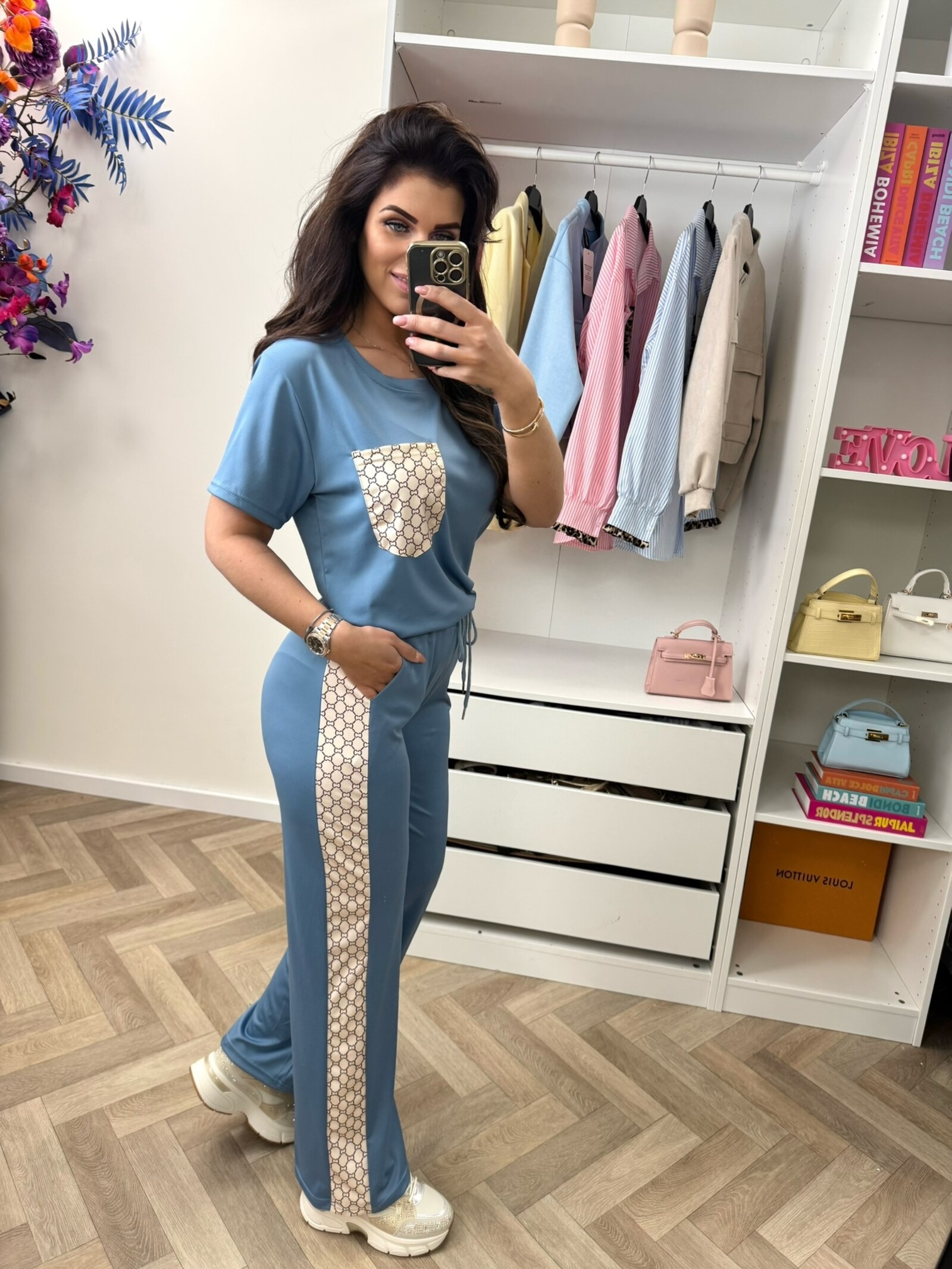 Set Designer look 813 Blue