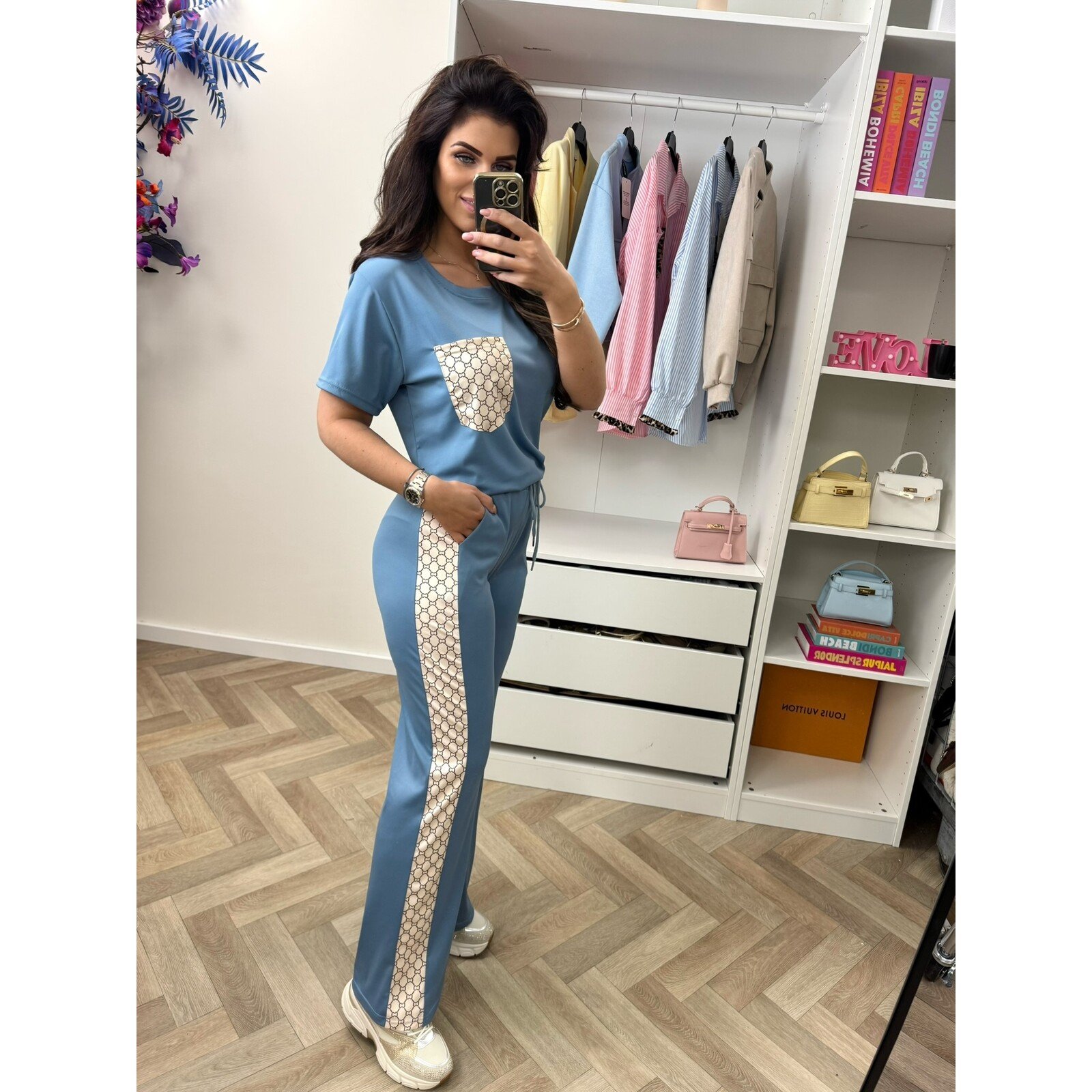 Set Designer look 813 Blue