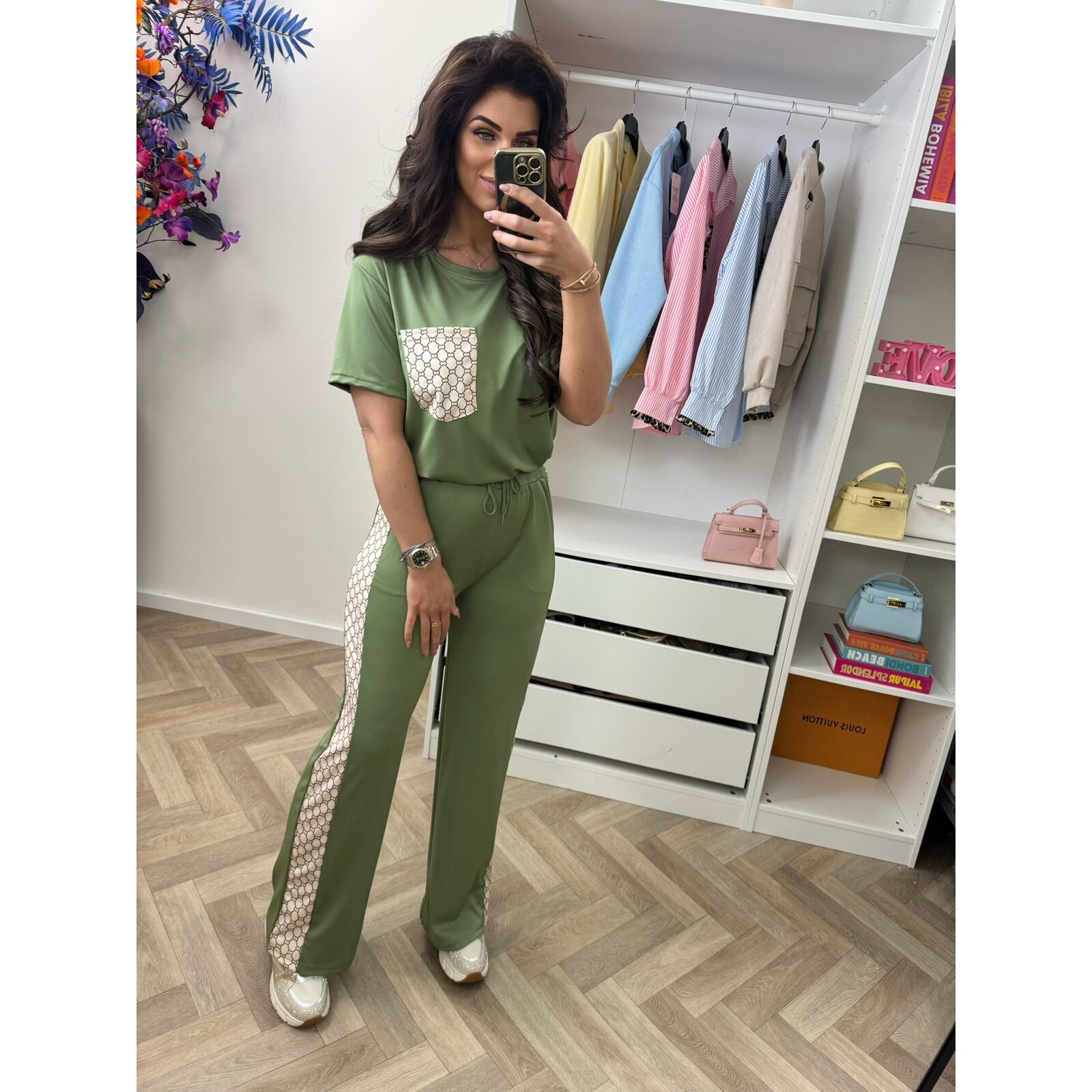 Set Designer look 813 Green