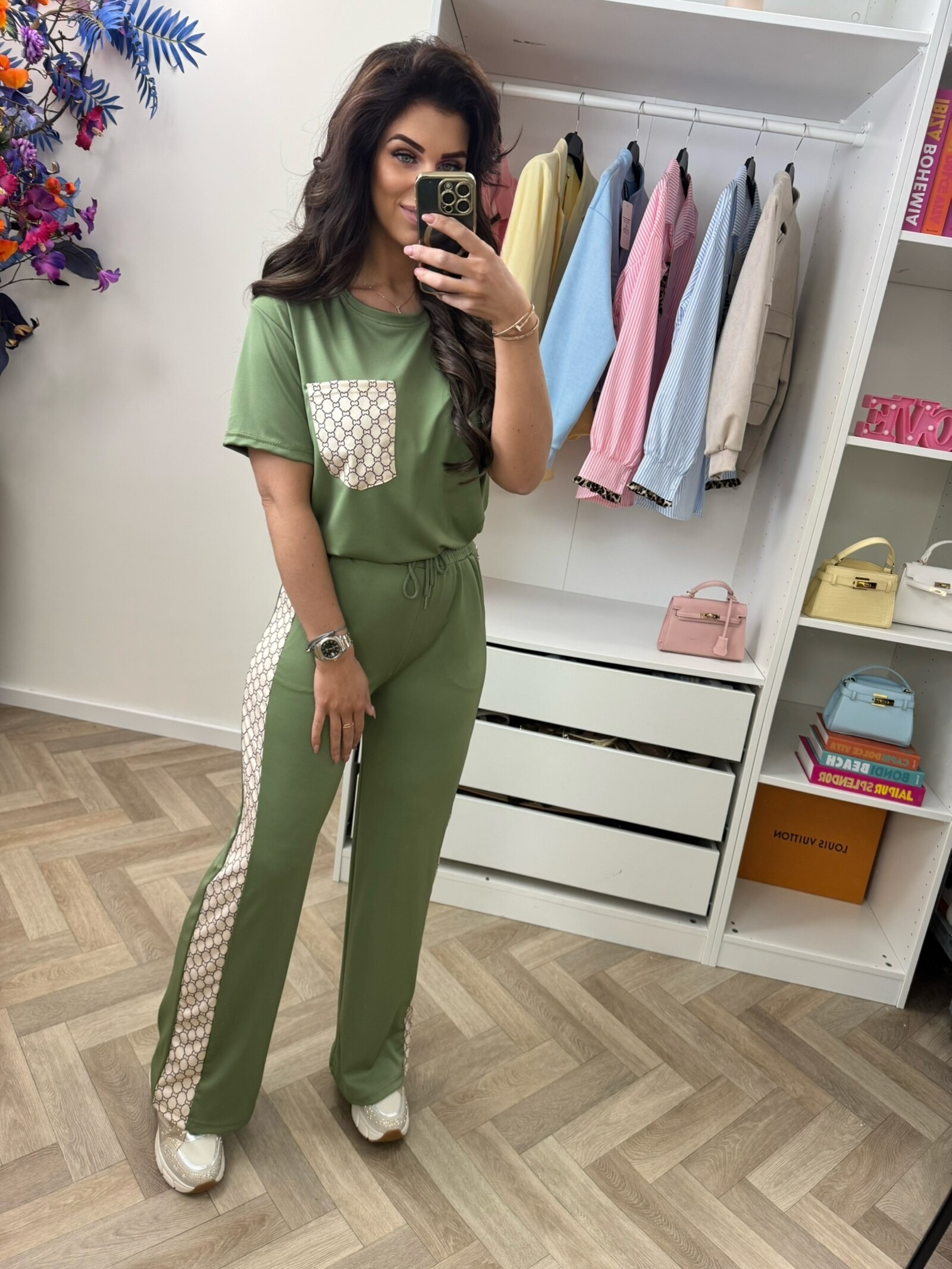 Set Designer look 813 Green