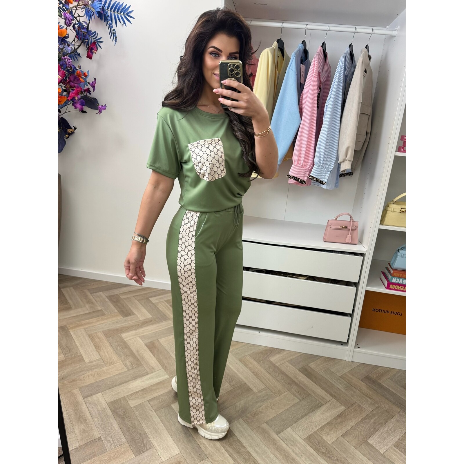 Set Designer look 813 Green