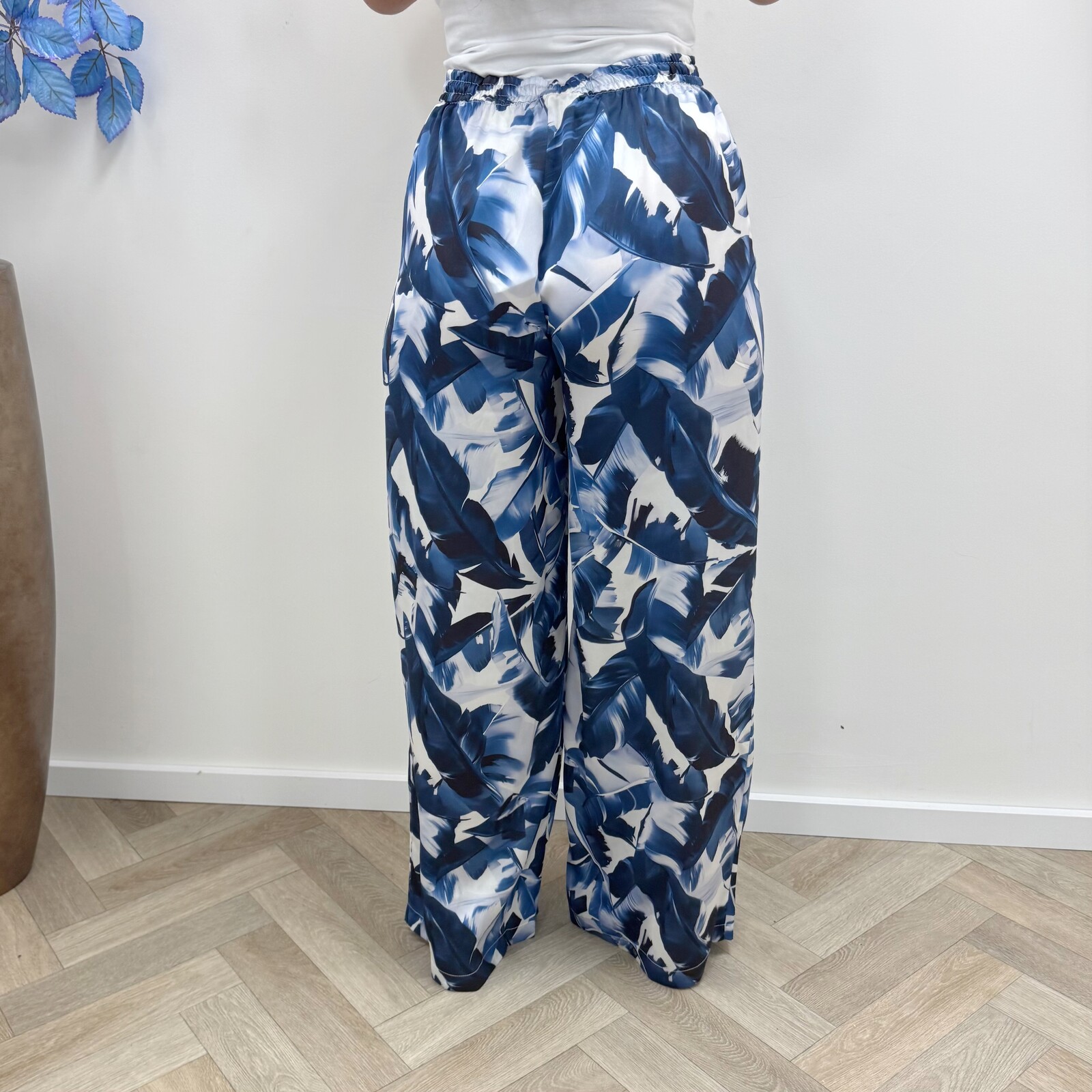 Guess Wide leg pants Print Blue Guess 1105