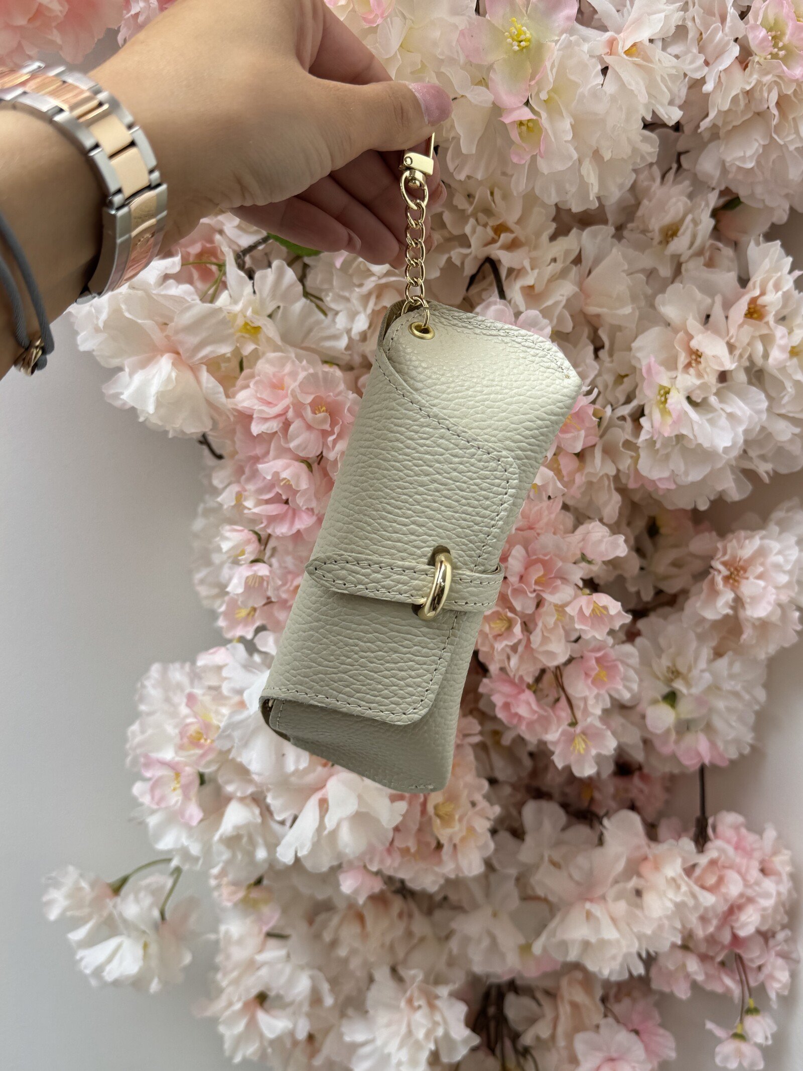 Sunglass Holder Beige