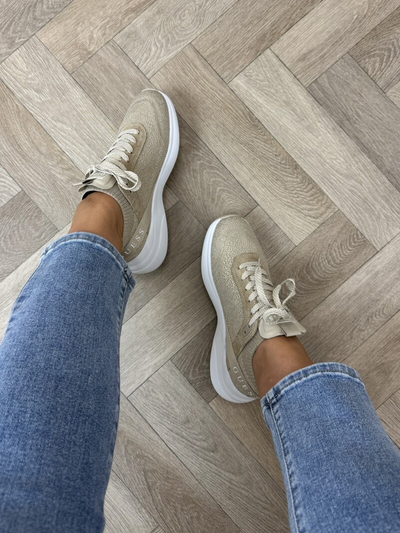 Sneakers Mildrid Gold Guess 1221