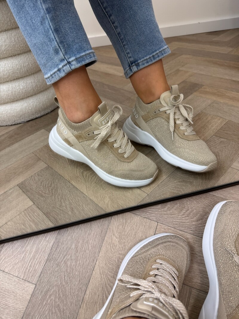 Sneakers Mildrid Gold Guess 1221
