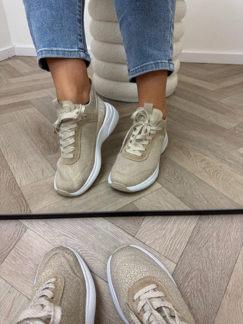 Sneakers Mildrid Gold Guess 1221