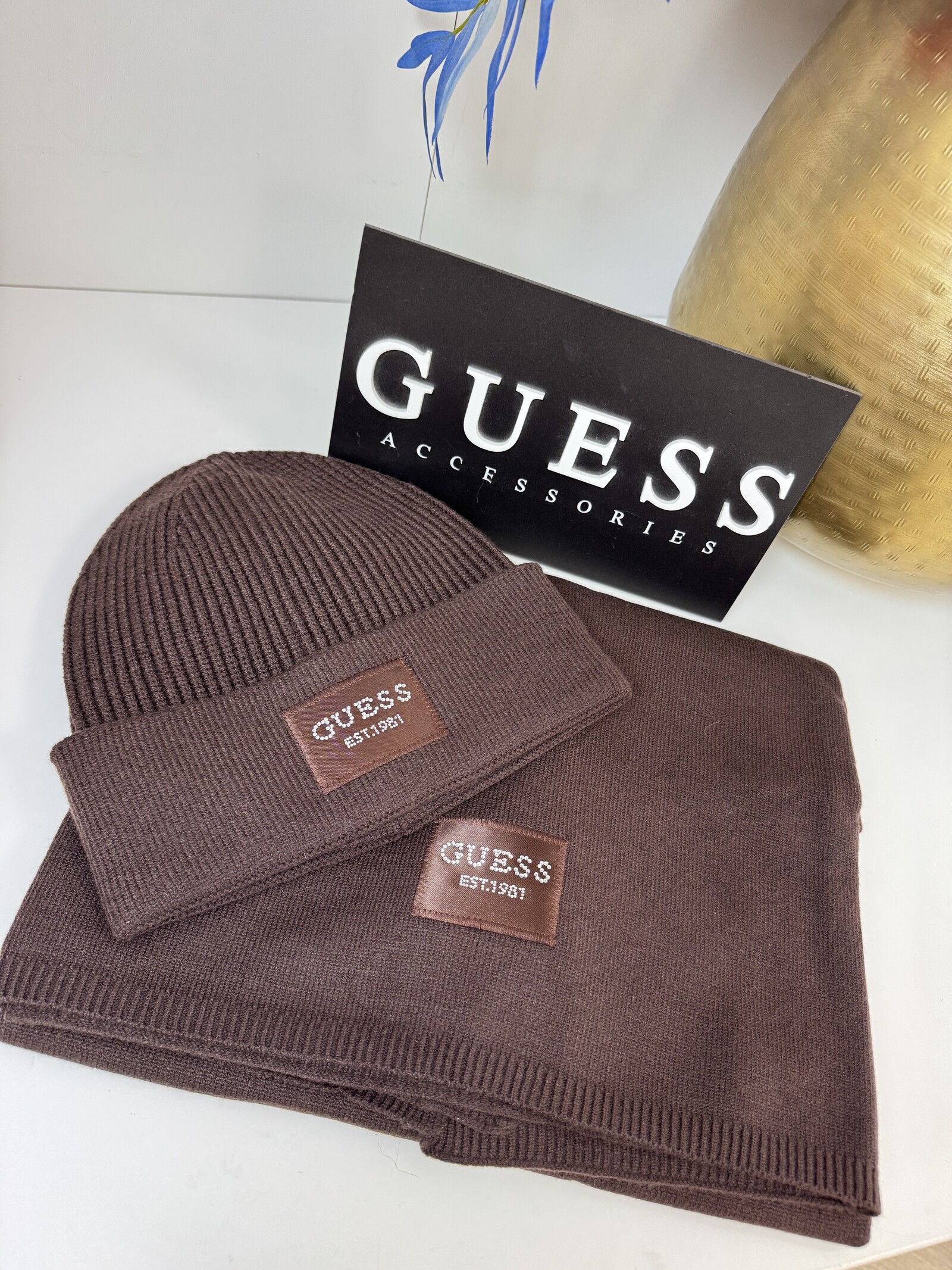 Guess Sjaal Guess Logo Brown 1376