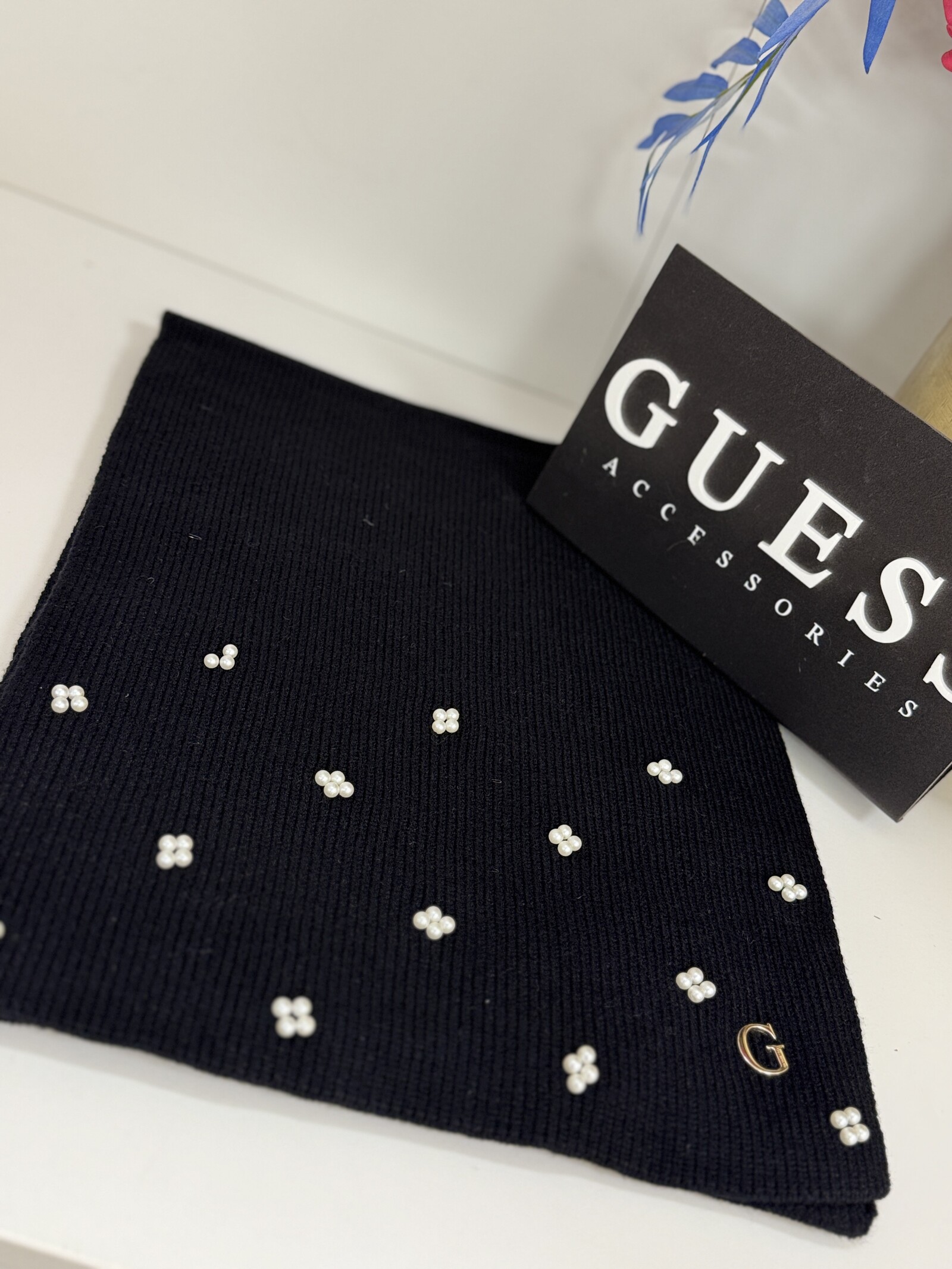 Guess Sjaal Pearl Black Guess 1372