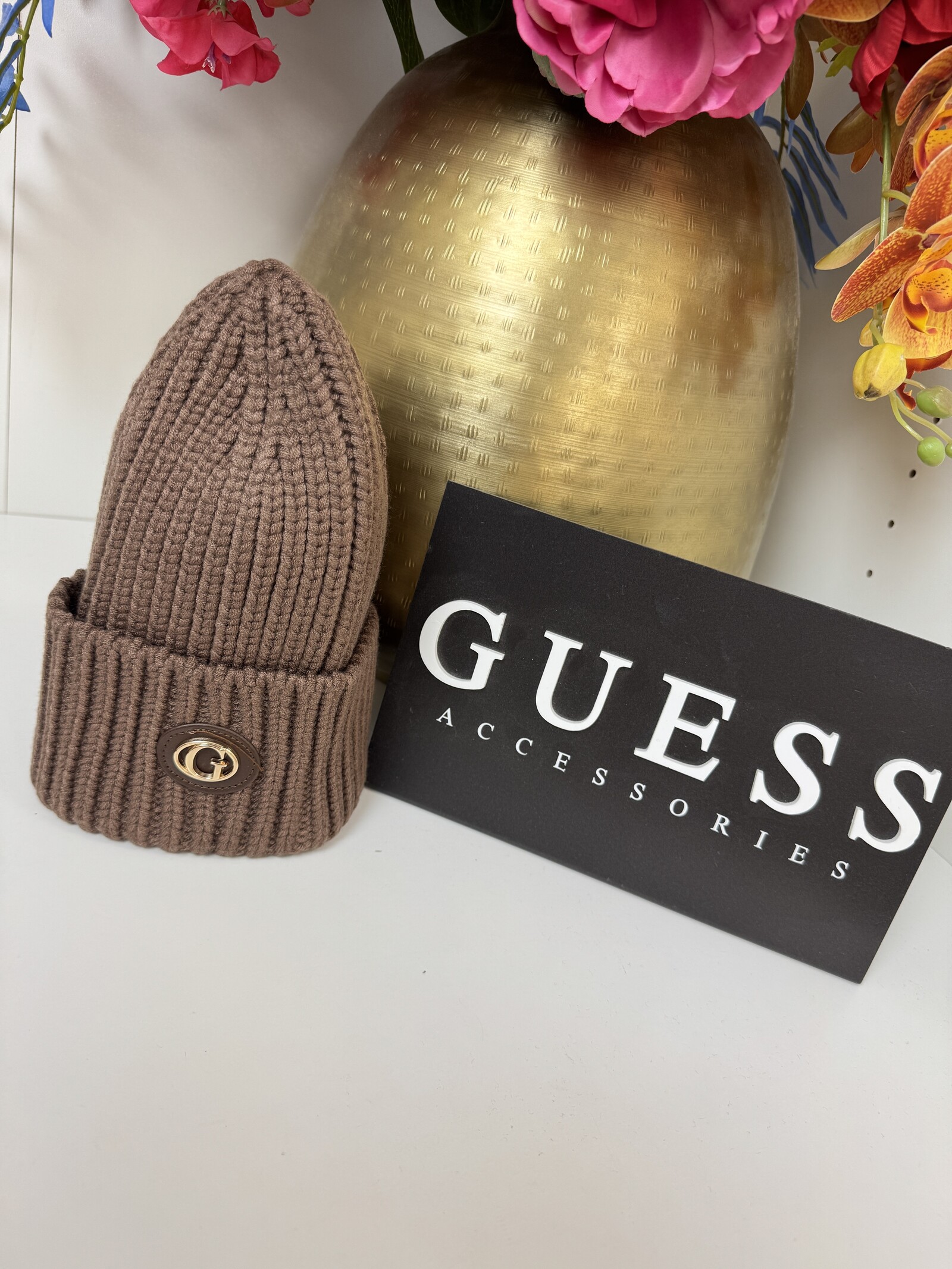 Guess Beanie Round Logo Espresso Guess 1368