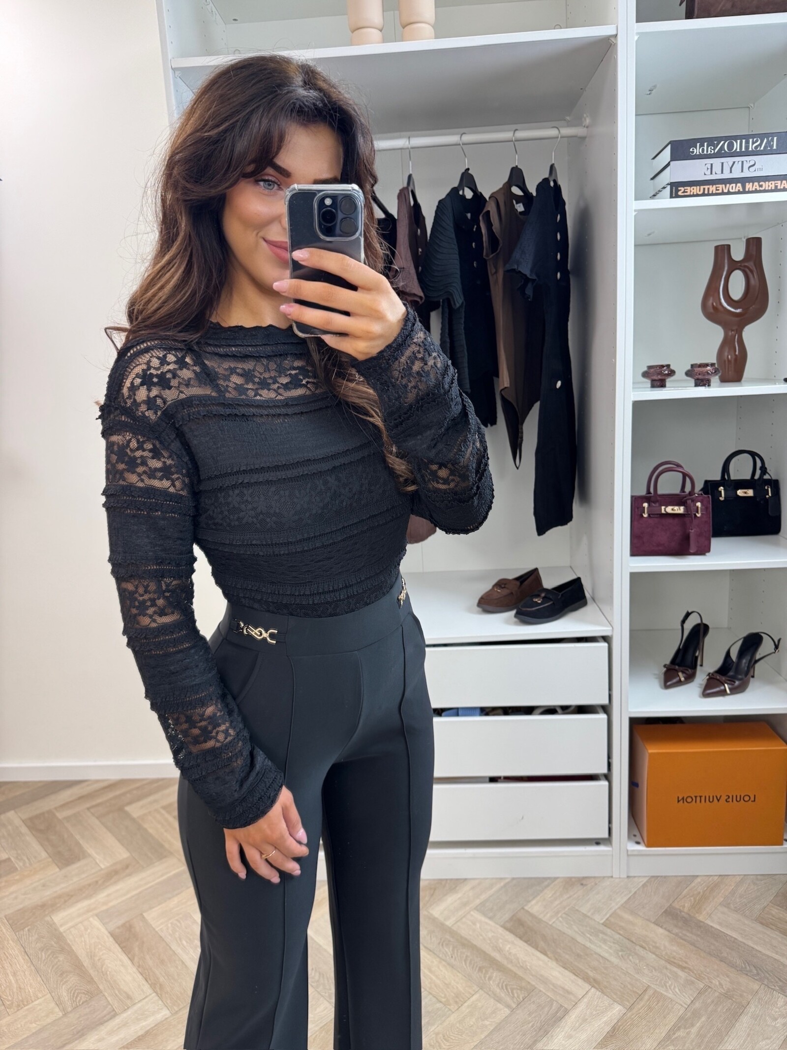 Top Bobby Lace  Black  22005