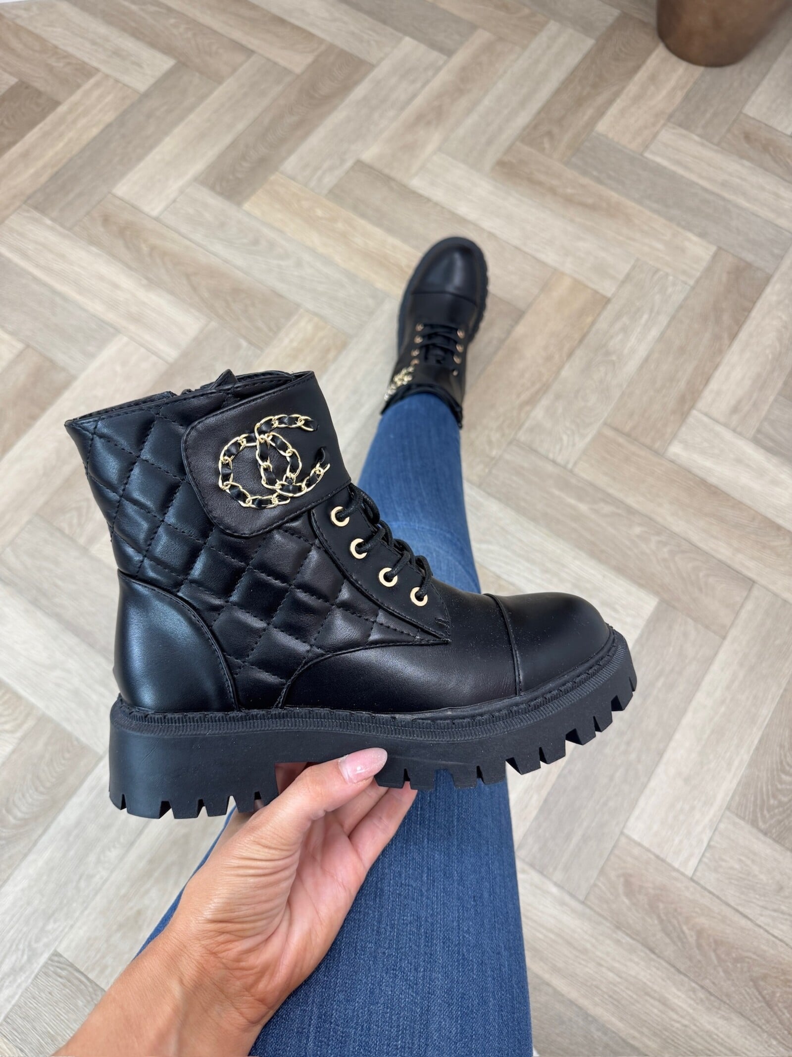 Boots Chantie Black H21-73