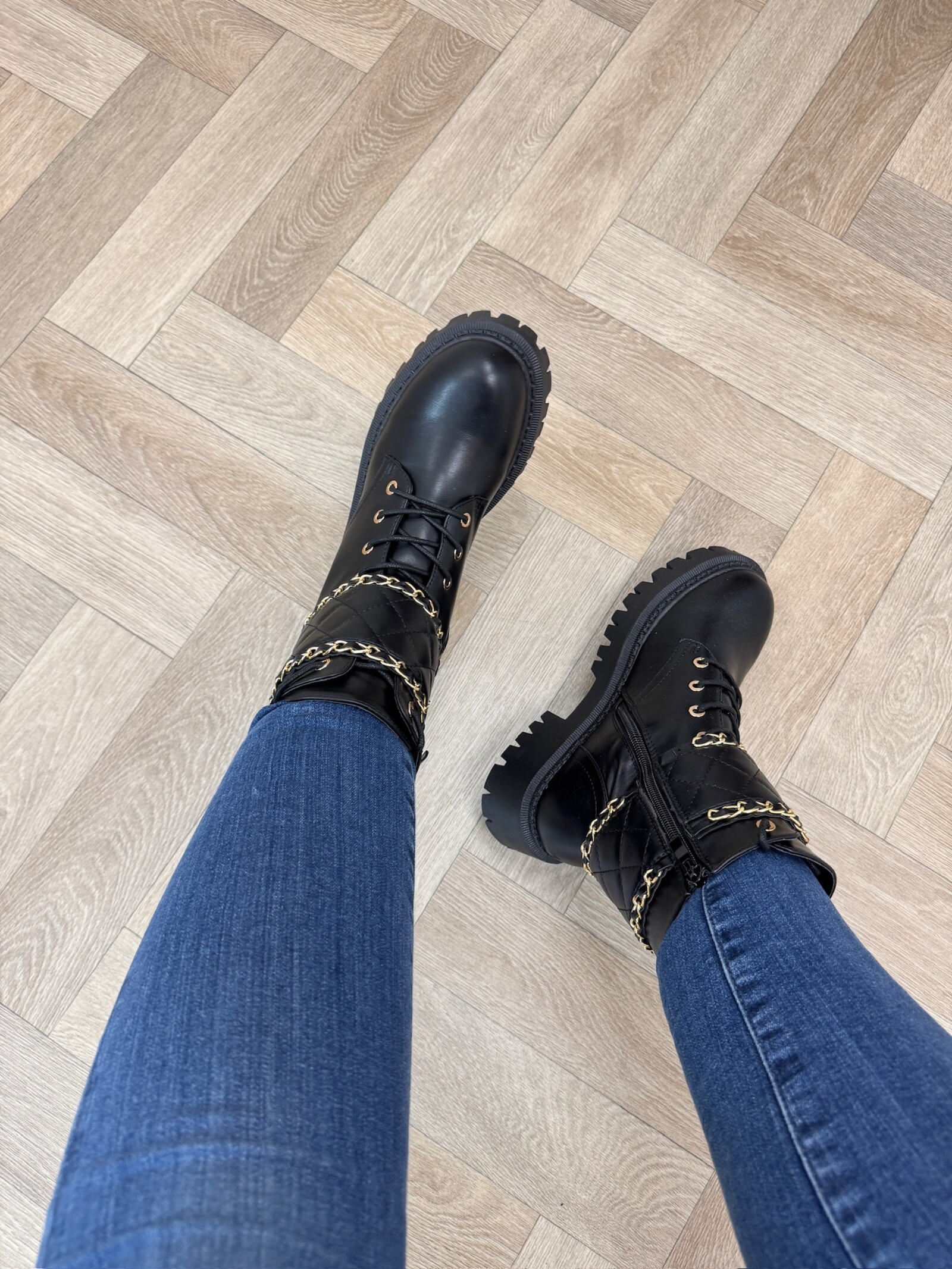 Boots Gold Chain H21-71