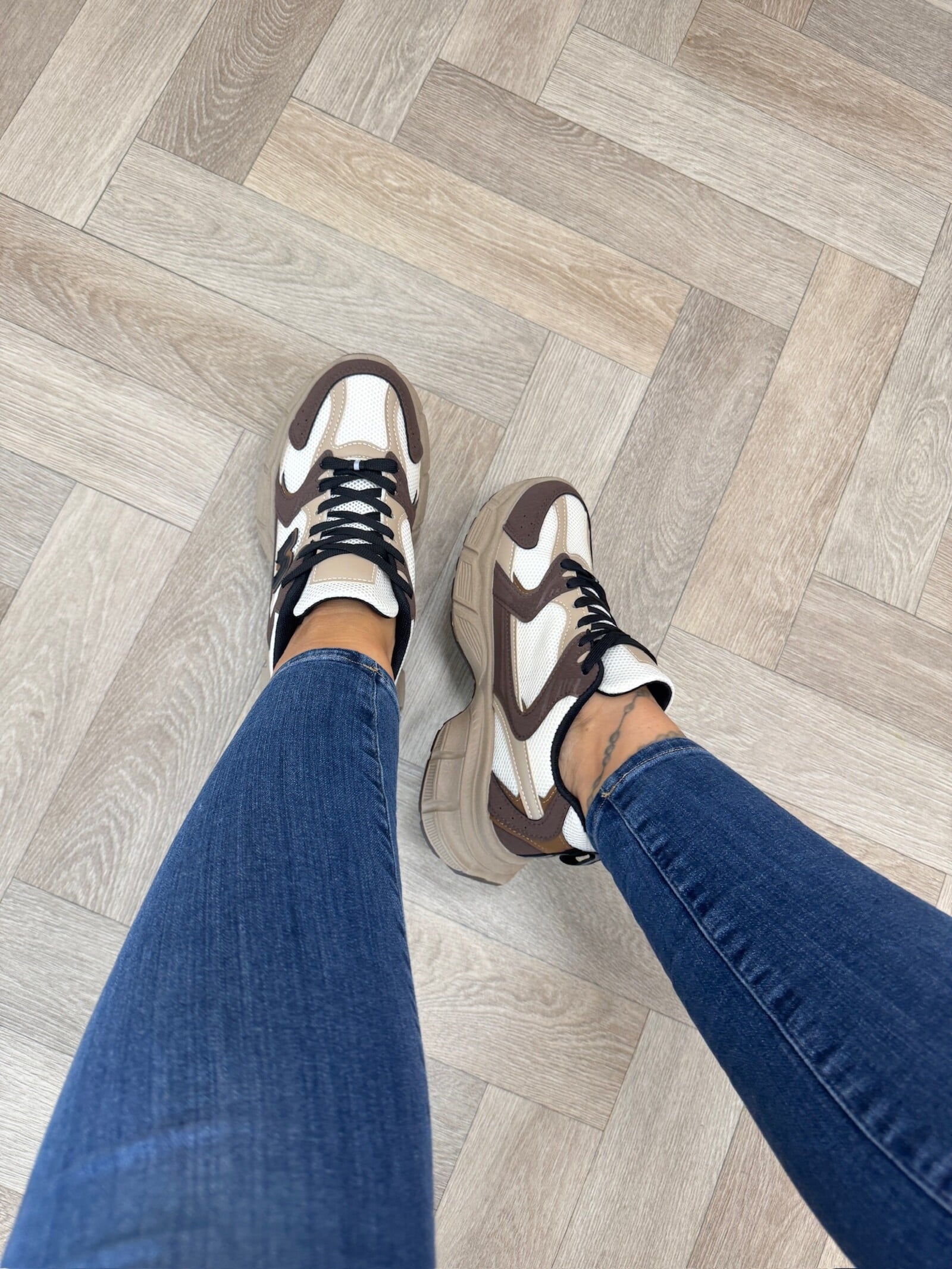 Sneakers N Logo 23043 Brown