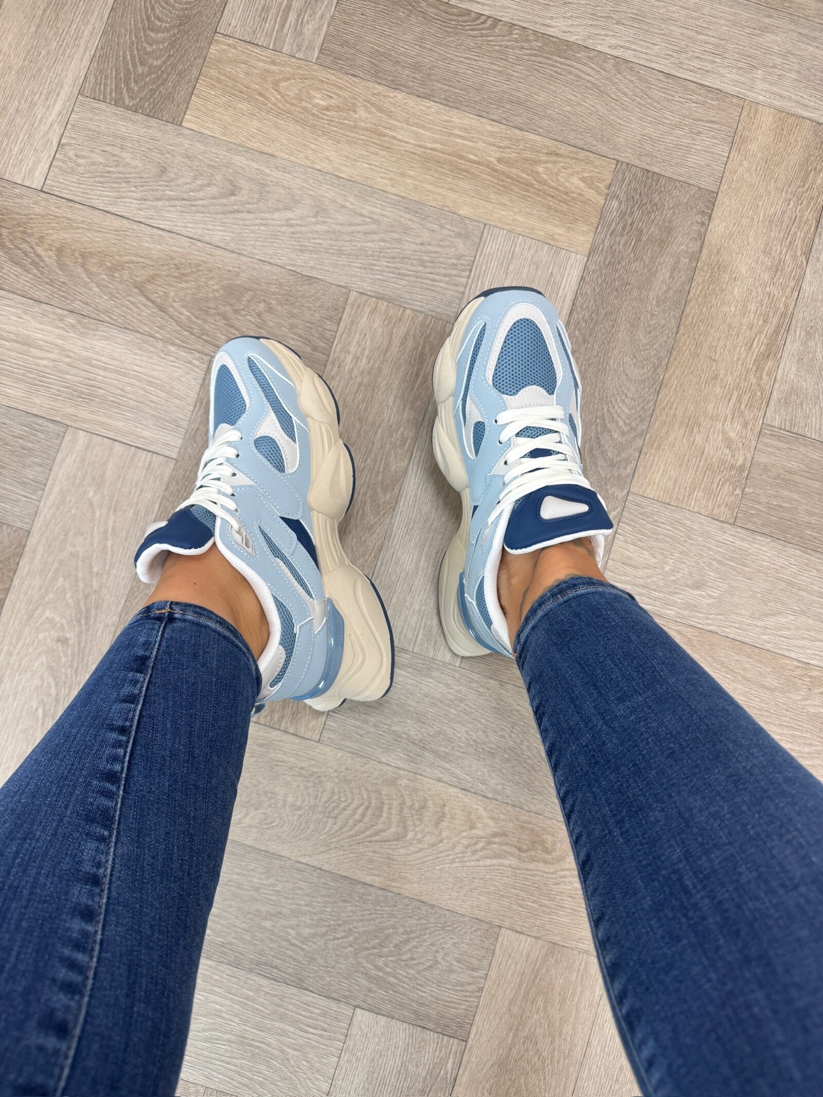 Sneakers N Logo 24071 Light Blue