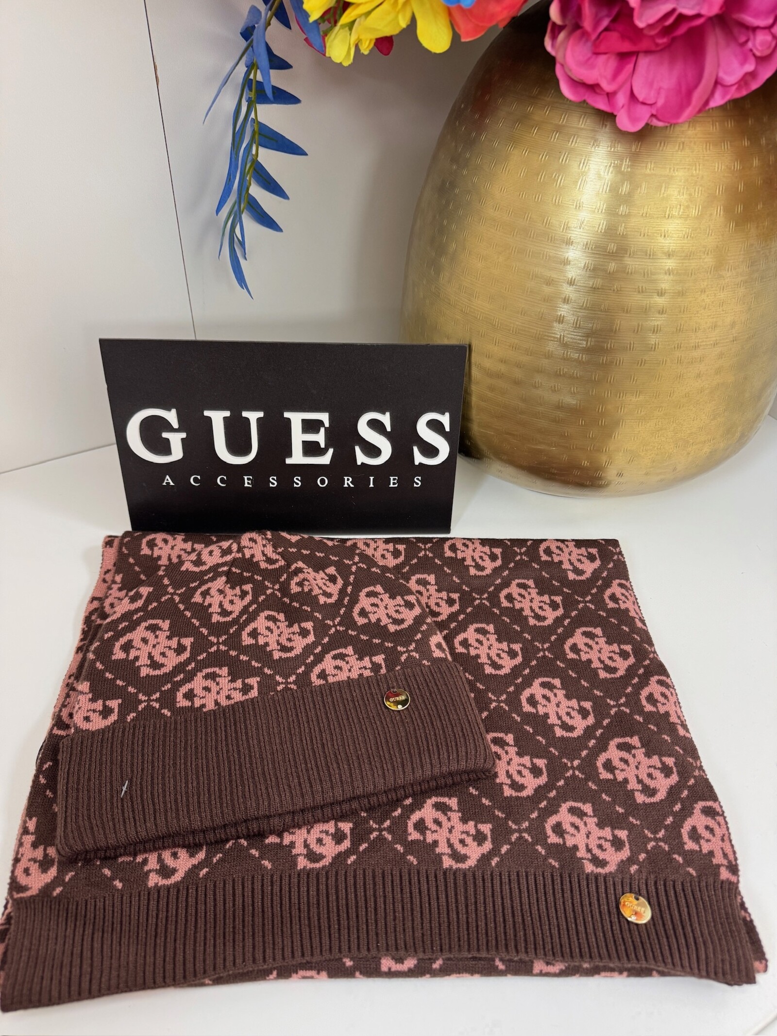 Guess Set Sjaal + Muts All Logo Brown Guess 1380