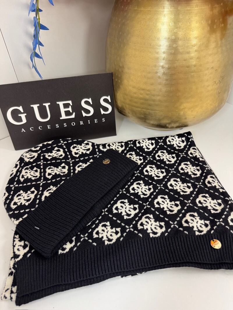 Set Sjaal + Muts All Logo Black Guess 1379