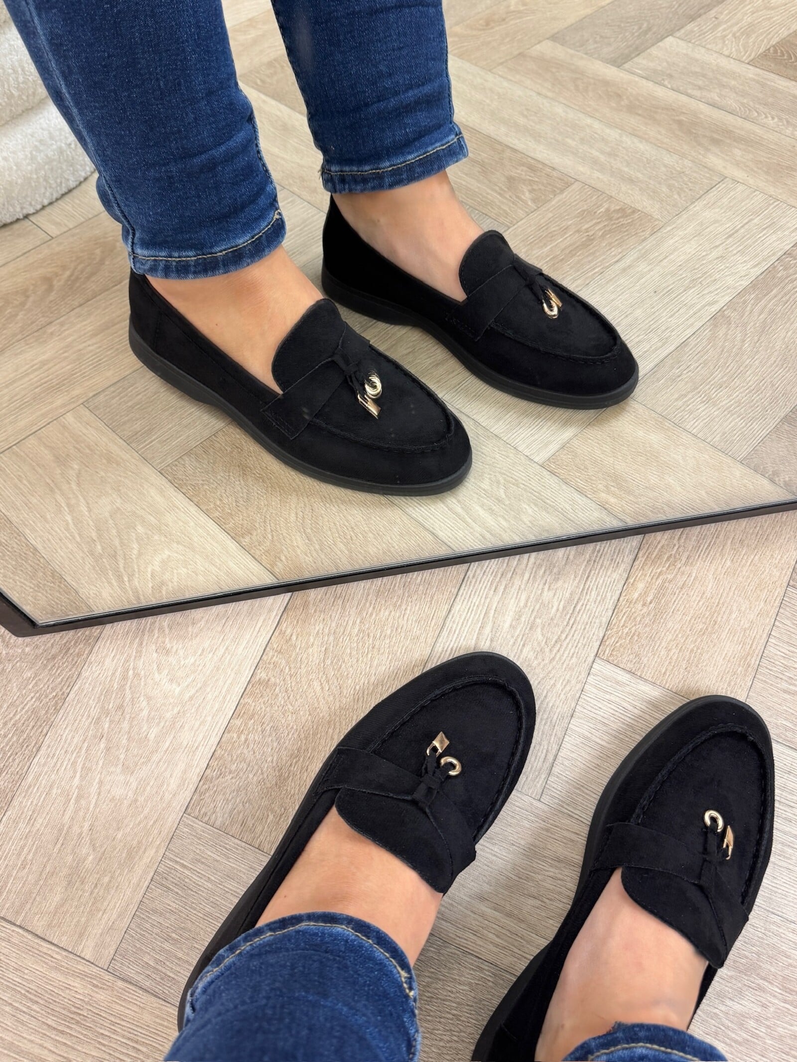 Suede Loafers Classic AQ229 Black